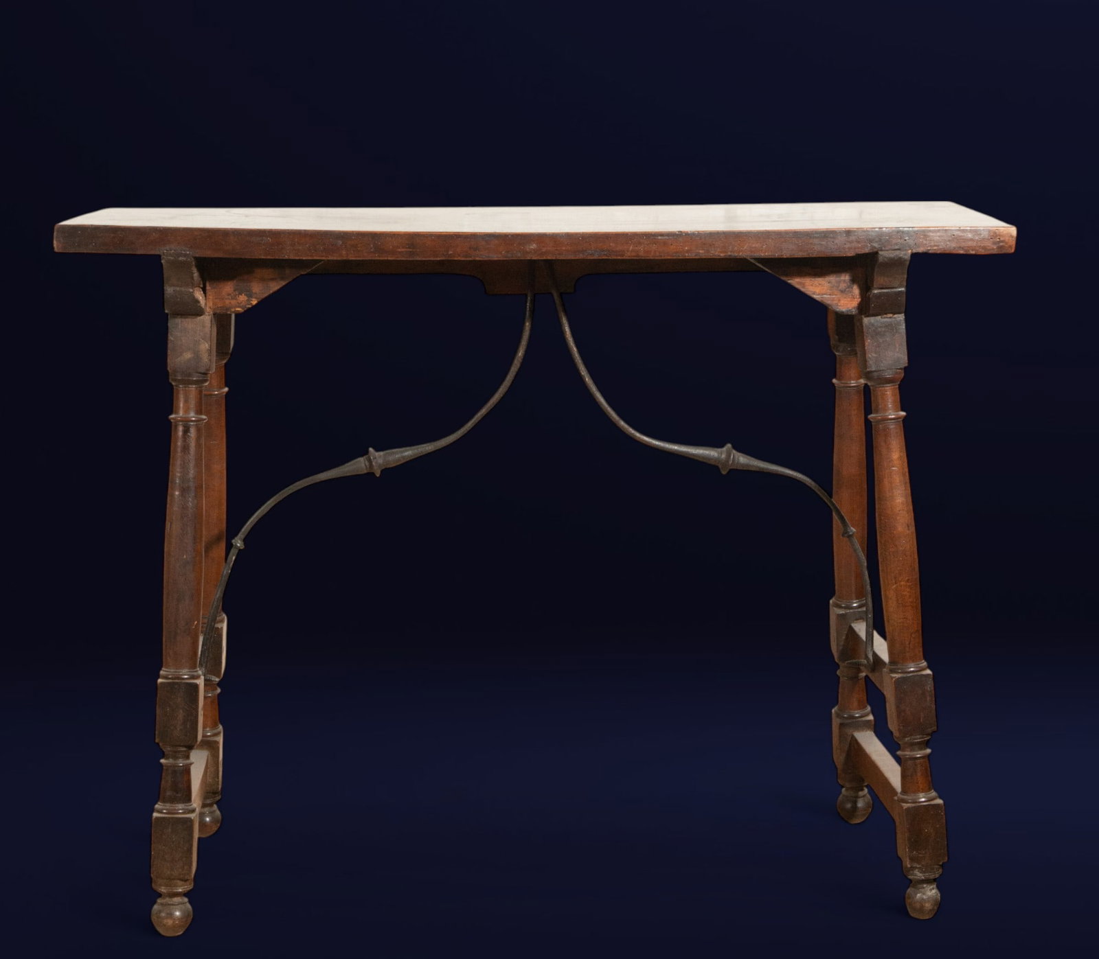 Walnut bargueña table with ladder and candlestick leg. Spanish School. 17th century. (1 of 7)