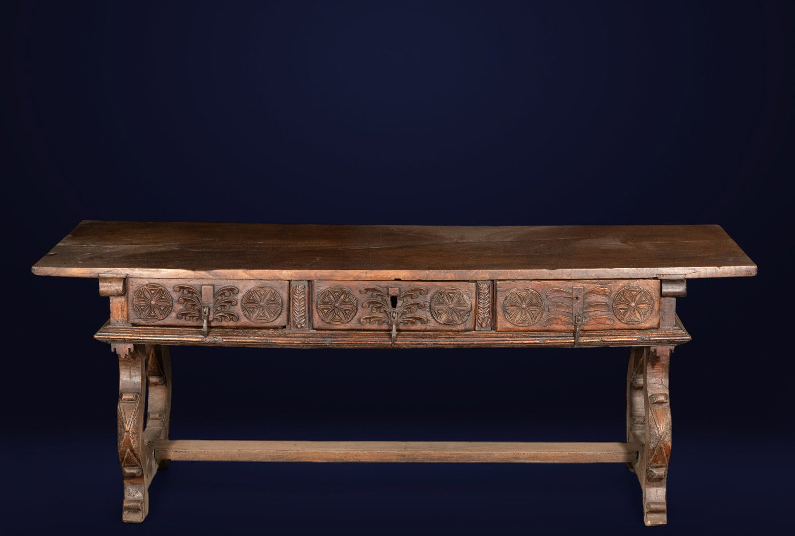 Six-drawer walnut refectory table. Spanish School. Late 16th – early 17th century. (1 of 5)