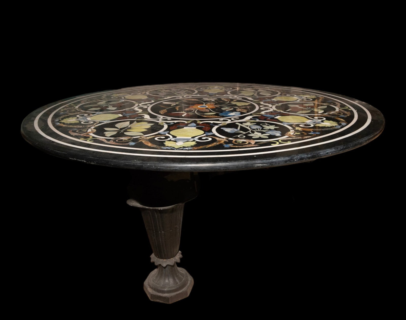 Italian pietra dura table with oval top, Italian school, 19th/20th century. (1 of 1)