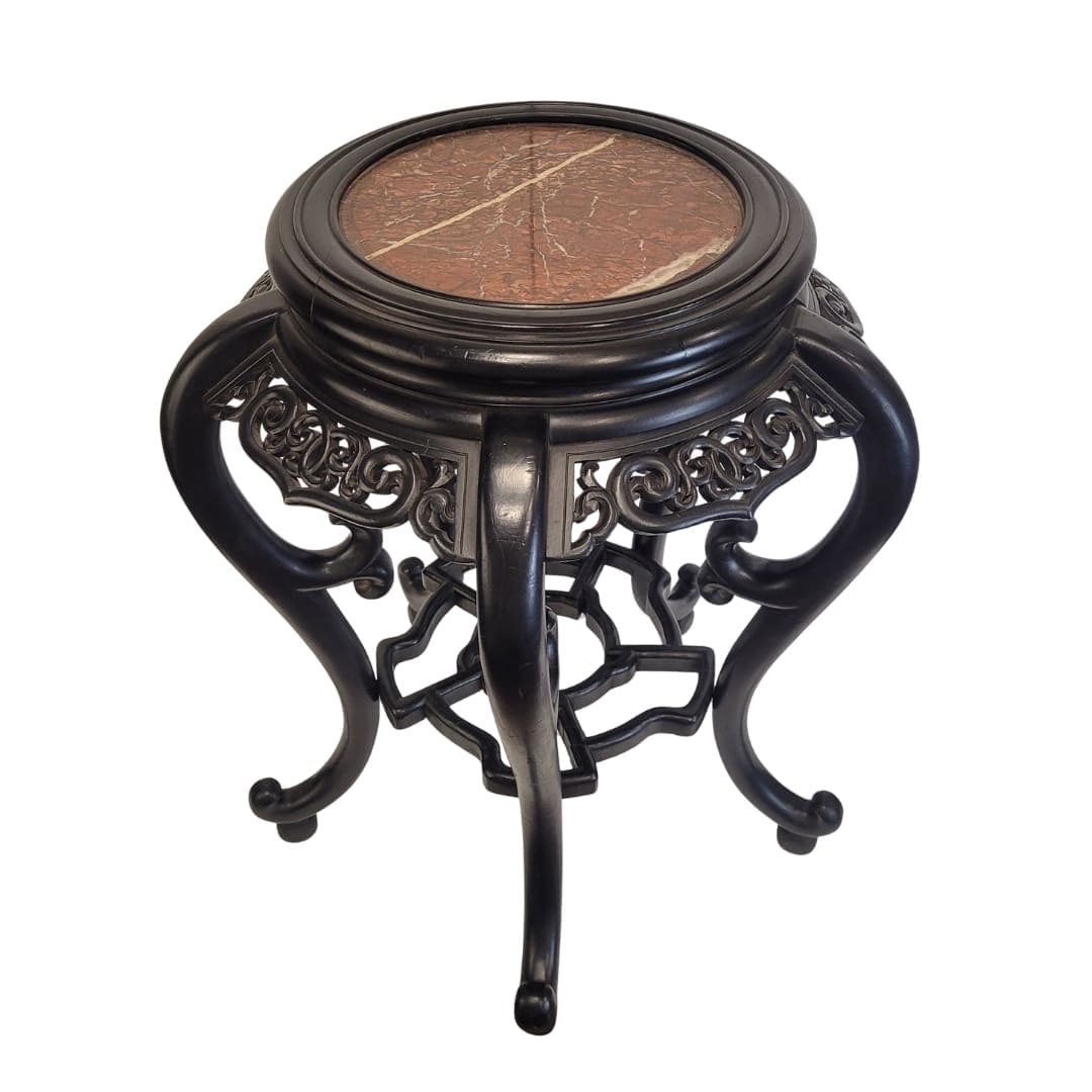 Qing Chinese pedestal in Huanghuali wood, 19th century: 64 x 53 x 53 cm.