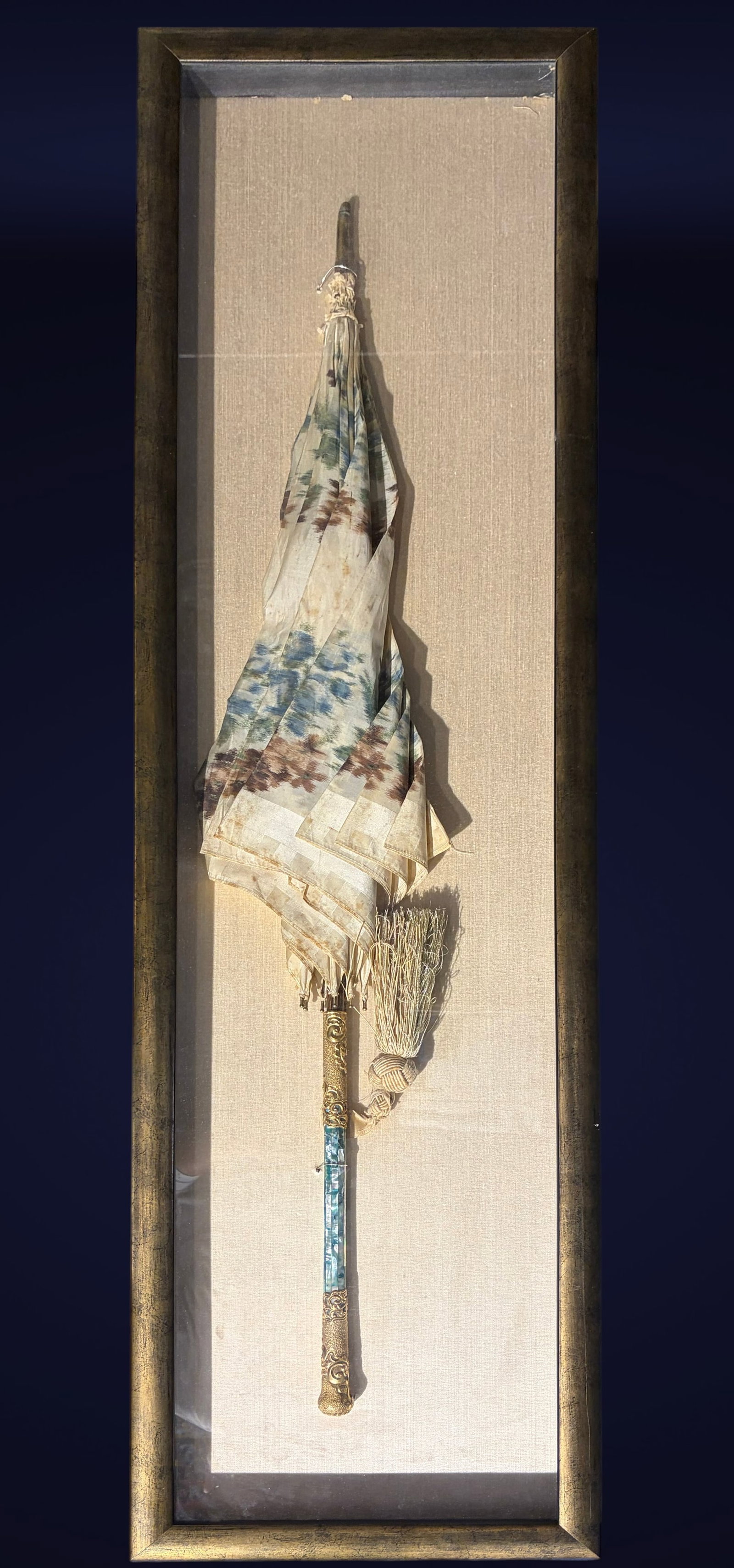 Philippine parasol in mother-of-pearl and gilded silver, 19th century (1 of 3)