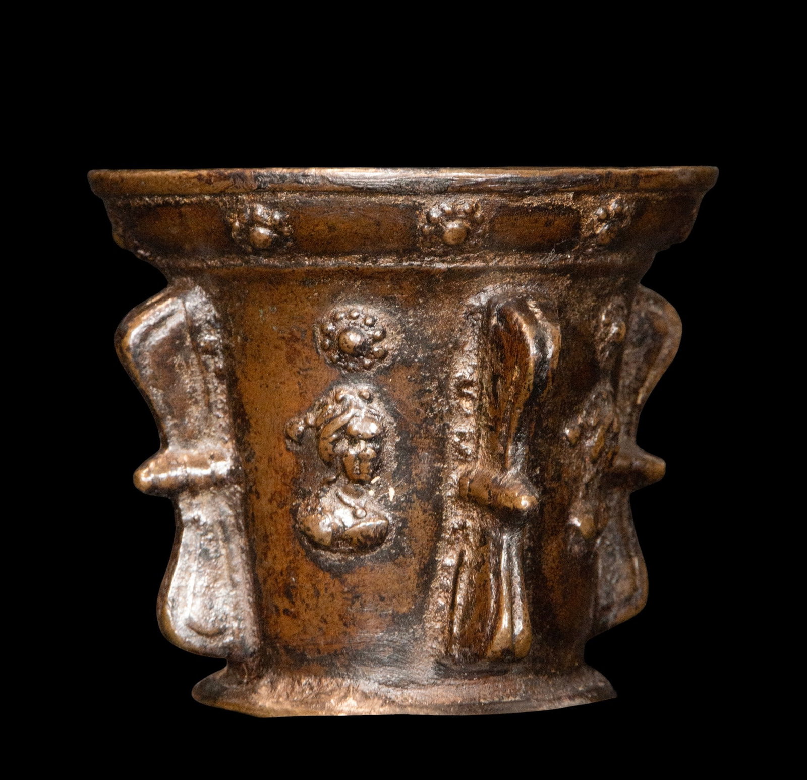 Mortar decorated with reliefs, European School, 16th-17th century (1 of 5)