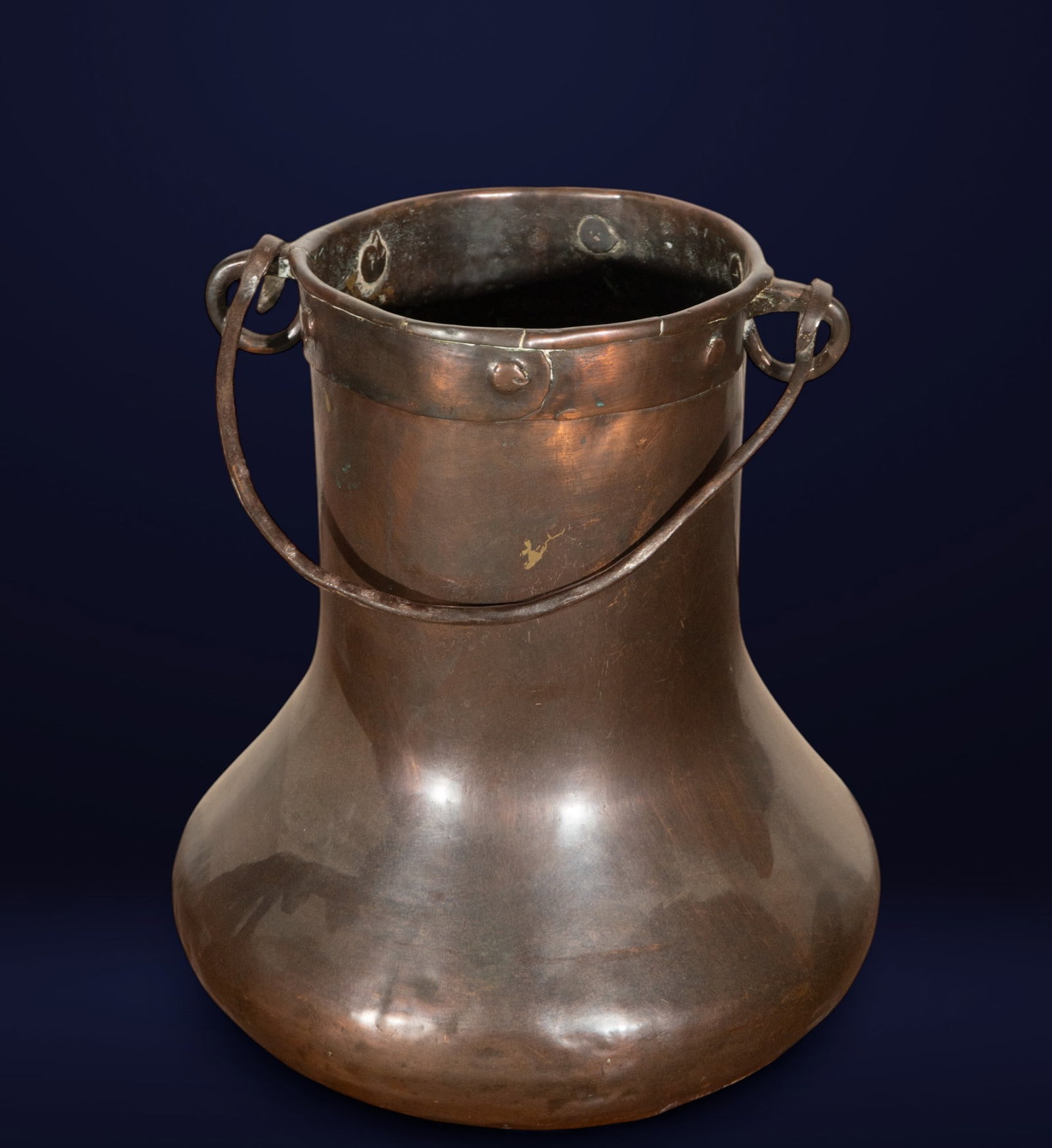 Copper kettle with handle. European School. 19th century. (1 of 2)