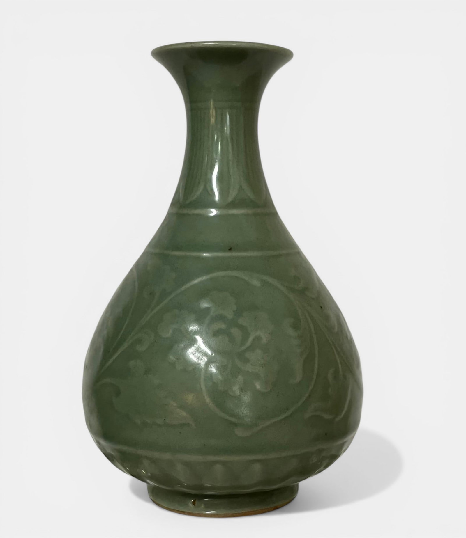 Important Ming Celadon Vase in green enamel - China (1 of 4)