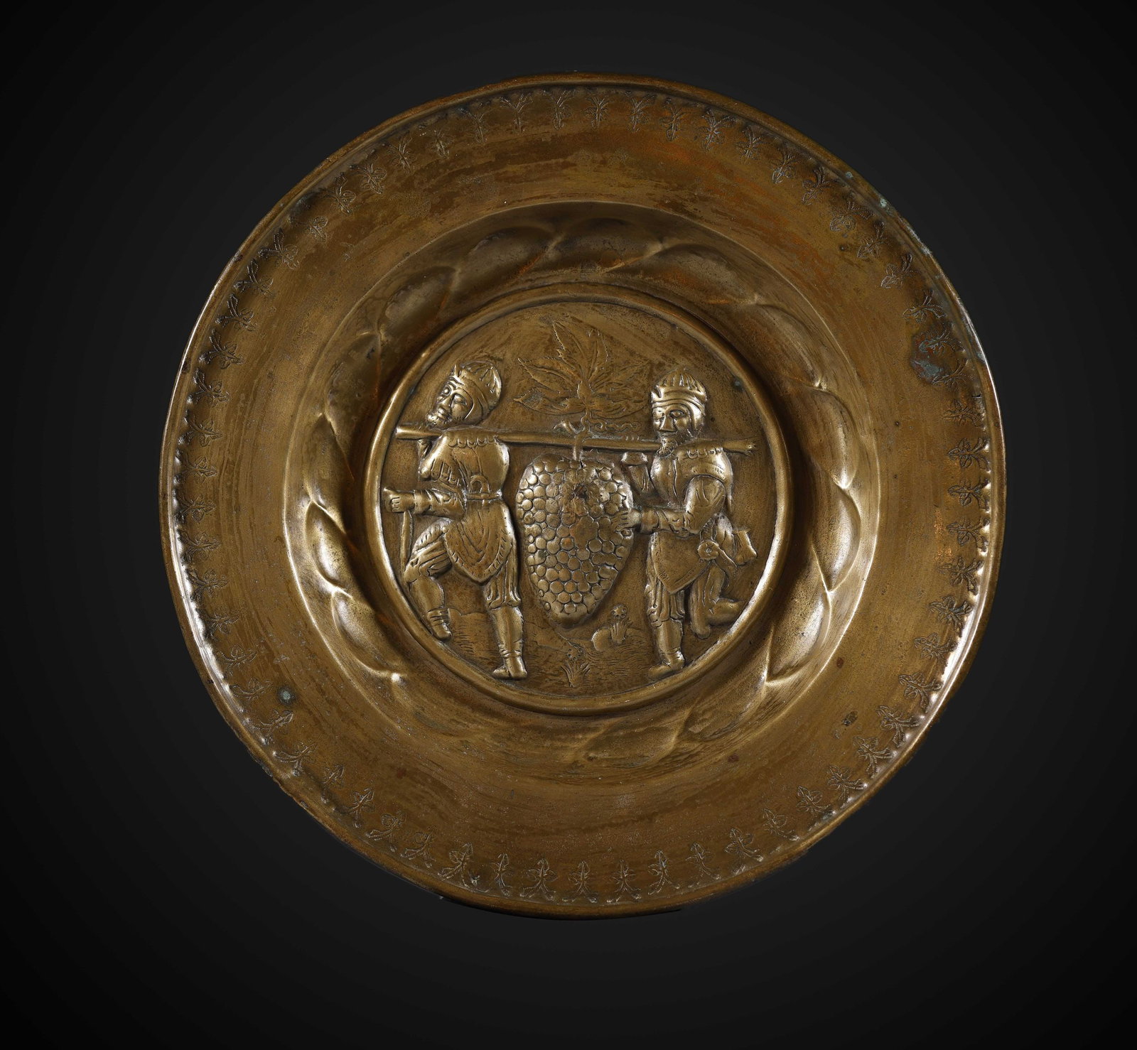 Large Alms Plate from Nuremberg, Germany, 16th/17th century (1 of 4)