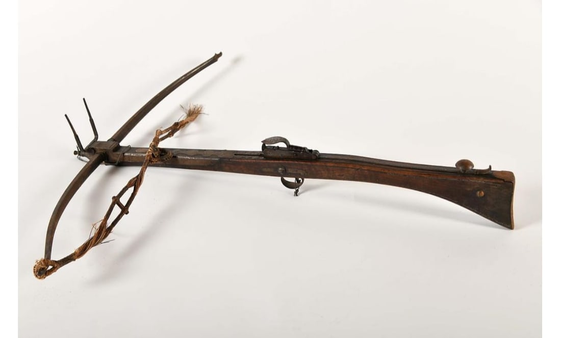 Antique J. Johnson Crossbow 18th Century: 77 x 68 x 11 cm