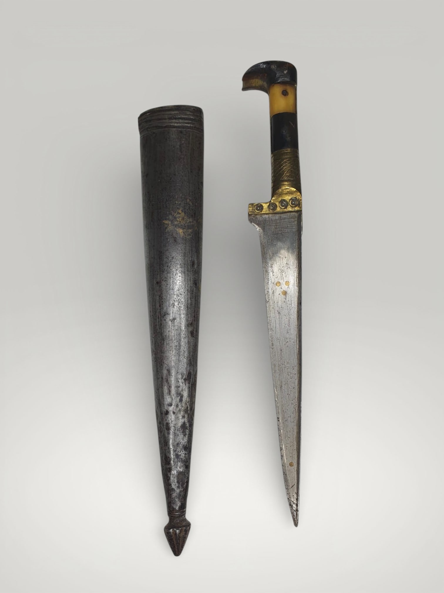 Afghan or Persian dagger in steel, horn and bronze, 19th century (1 of 3)
