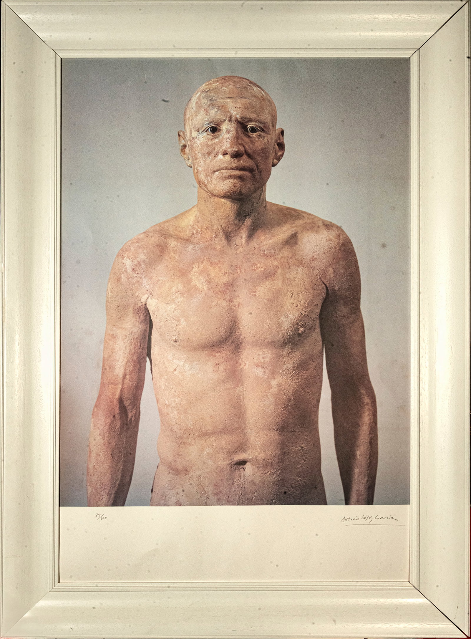 ANTONIO LÓPEZ GARC?A (Tomelloso, 1936) - The Man (1986): Lithograph on paper created for the artist's exhibition at the Museum of Modern Art (MoMA), New York, in 1986. Signed in pencil and numbered 85/300. Edition published by the Marlborough Gallery. Dimen