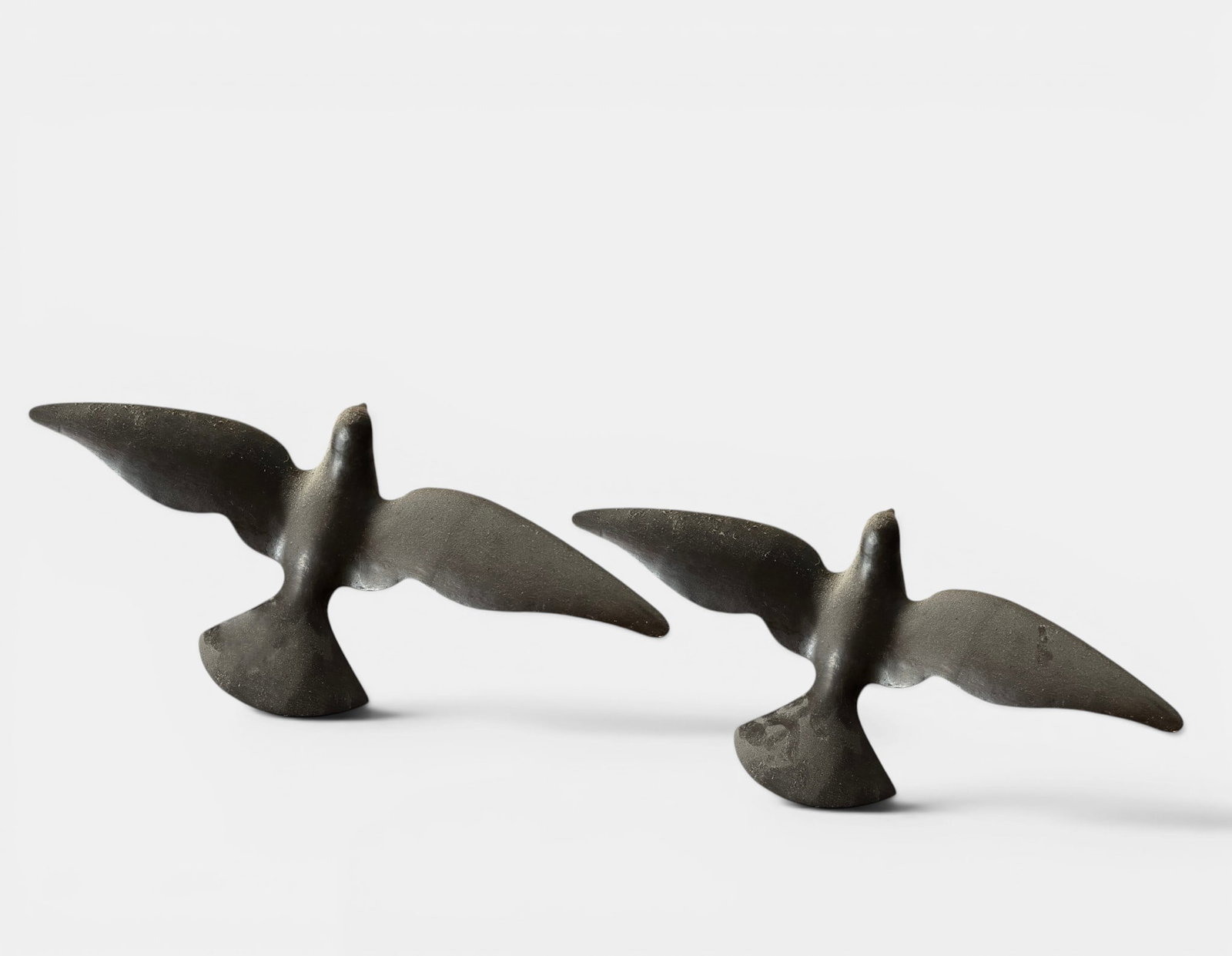 Pair of Birds Wall Sconce, 20th Century: Made of wood, 43 x 22 cm