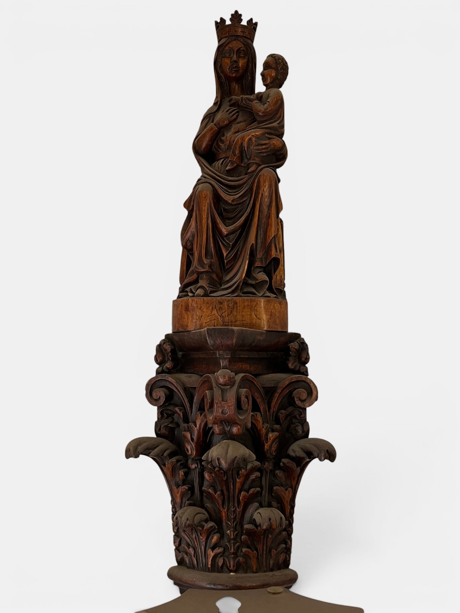 Catalan Noucentista Madonna, in wood, 20th century: Measurement: 50 cm high.