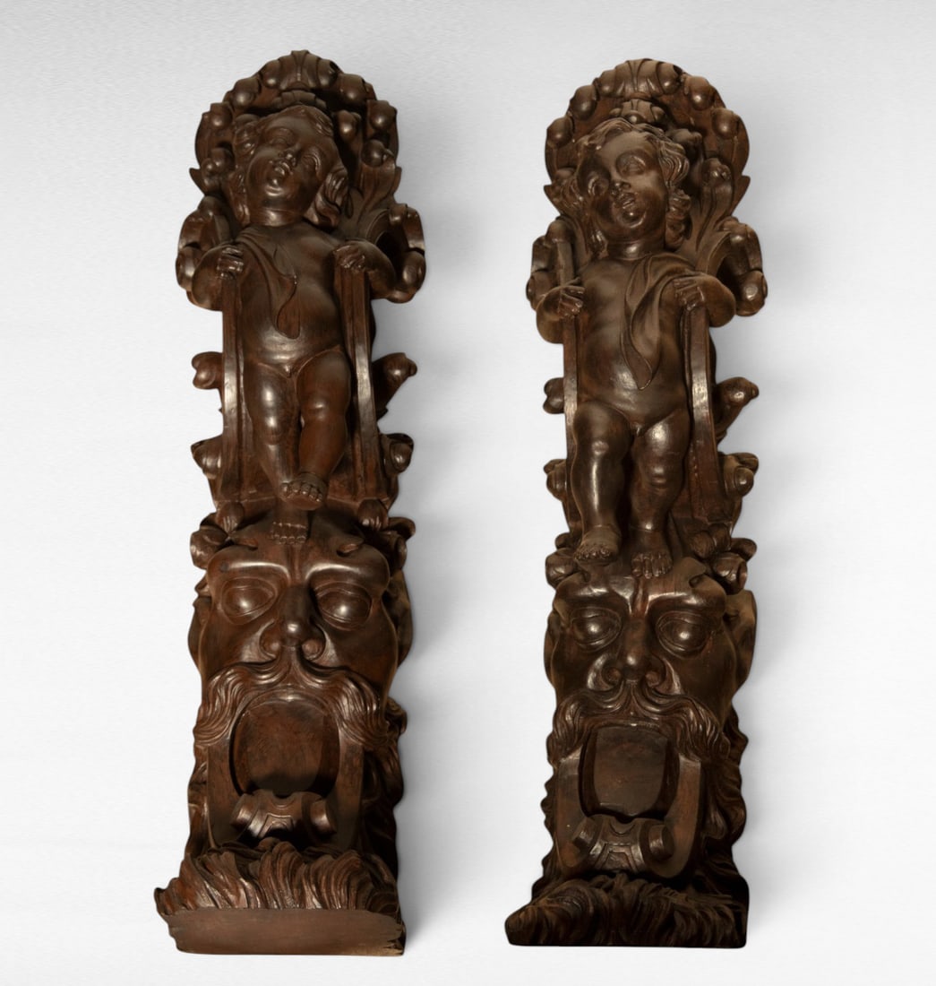 Pair of ship's figureheads, in wood, late 19th century (1 of 8)