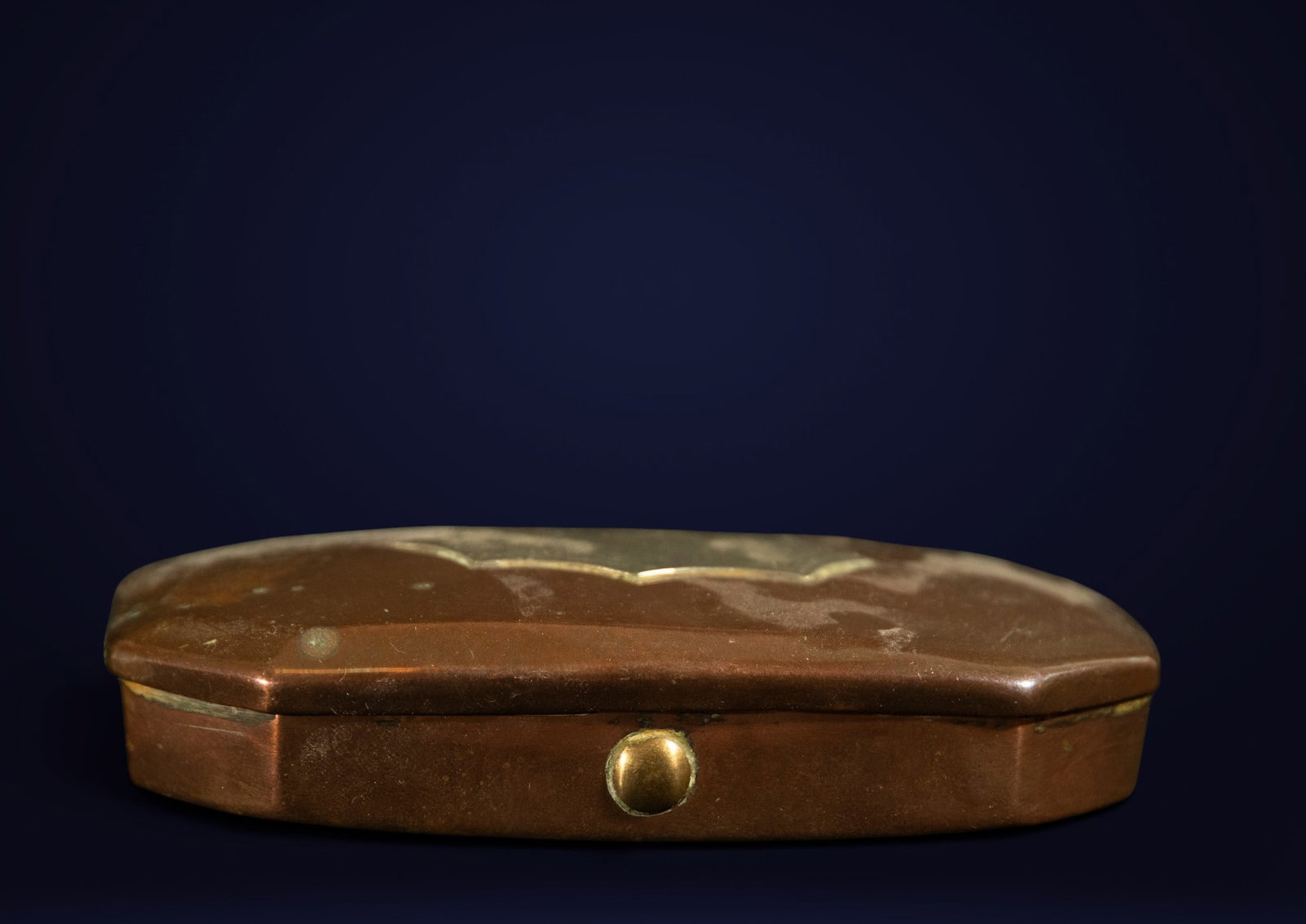 BRONZE AND SILVER SNOWBALL BOX, 19TH CENTURY: 17 x 8 cm with its case