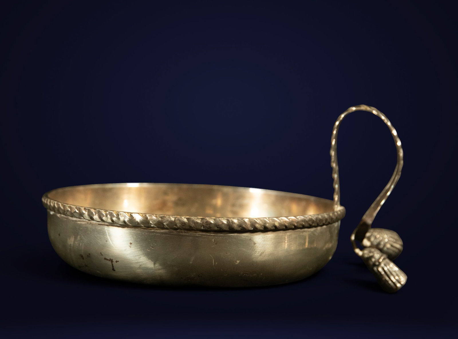 SILVER-PLATED BREAD BASKET FROM ALMAZ?N, 20TH CENTURY (1 of 1)