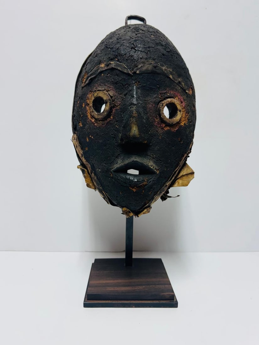 ANTIQUE AFRICAN MASK FROM THE IVORY COAST, EARLY 19TH CENTURY (1 of 5)