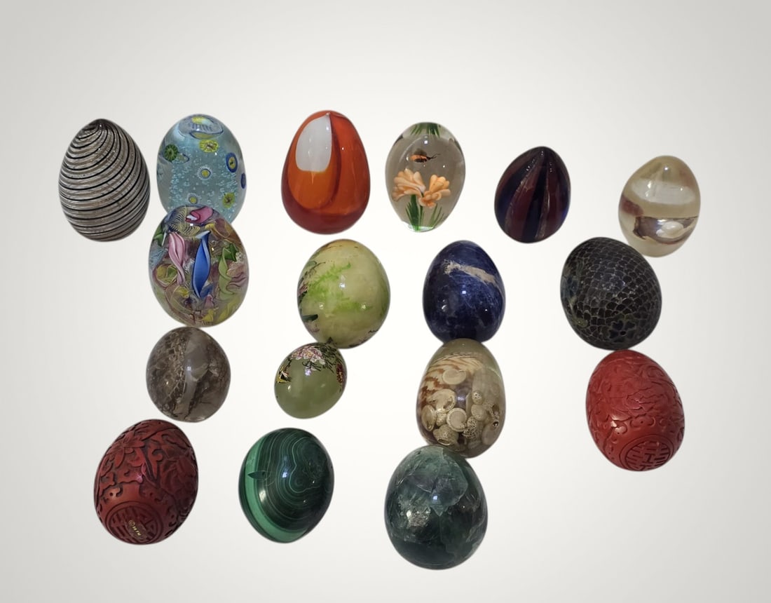 17 collectible eggs made of various materials, 19th to 20th centuries (1 of 3)