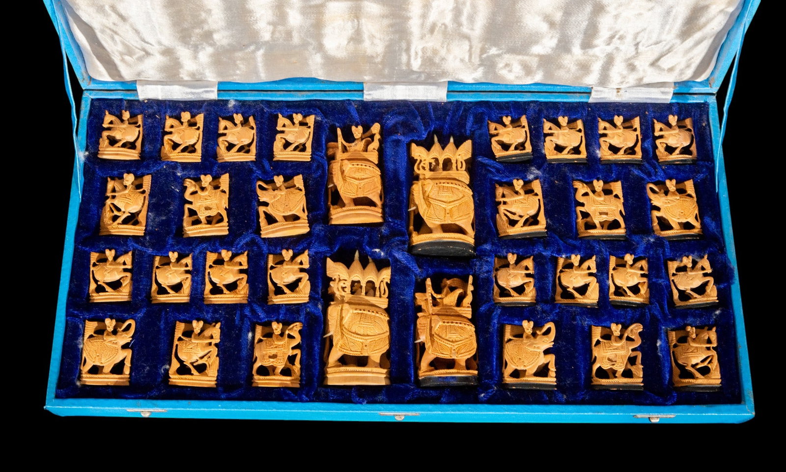 Sandalwood and bone chess set, complete (1 of 6)
