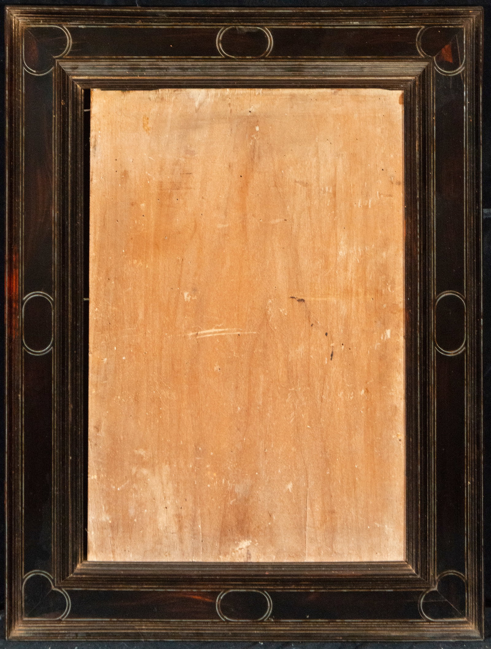 Exquisite antique Florentine Italian frame in ebony and silver from the 17th century: Thickened with rosewood and silver fillets. Dimensions: 52.5 x 41.5 cm. Italian frame of elegant architectural design, crafted from ebony wood with geometric decoration enhanced by silver appliqués. 