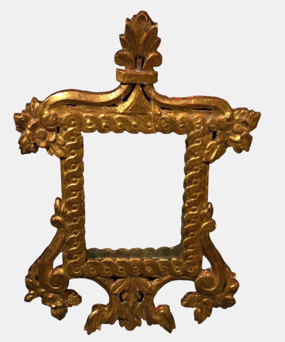 Cornucopia frame in gold-gilded wood, 19th century: Measurements: 64 x 41 cm, light measurements: 28.5 x 21.5 cm