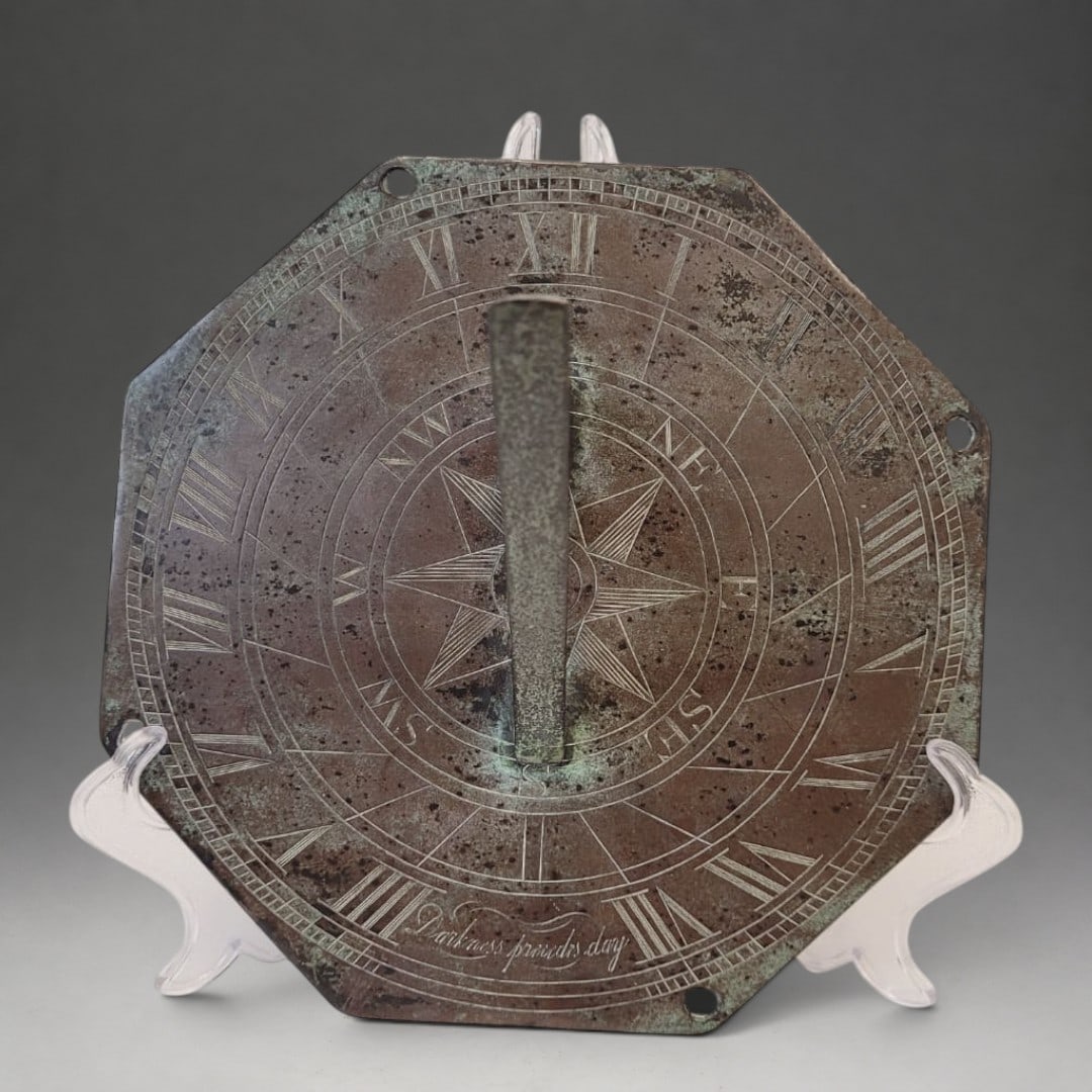 RARE SUNDIAL, PATINATED AND ENGRAVED BRONZE, GEORGE I, 18TH CENTURY - CIRCA 1720 - ENGLAND (1 of 3)