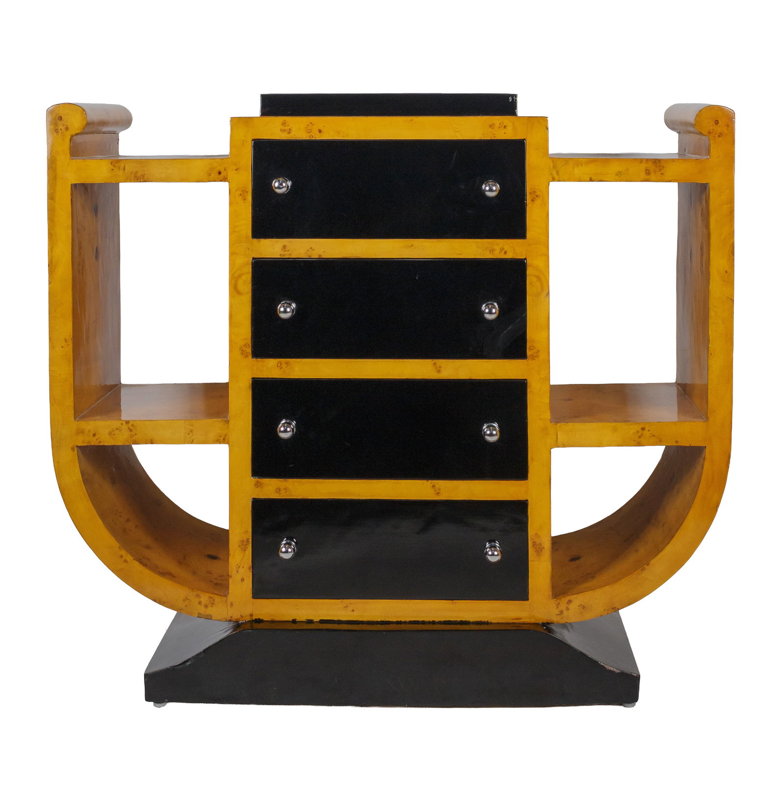 Chest of drawers with shelves – Art Deco style – European School, 20th century: Elm burr veneer and ebonized wood. Art Deco-style chest of drawers made in the 20th century, with a low, compact body structure integrating a four-drawer front framed by open side shelves. The design 
