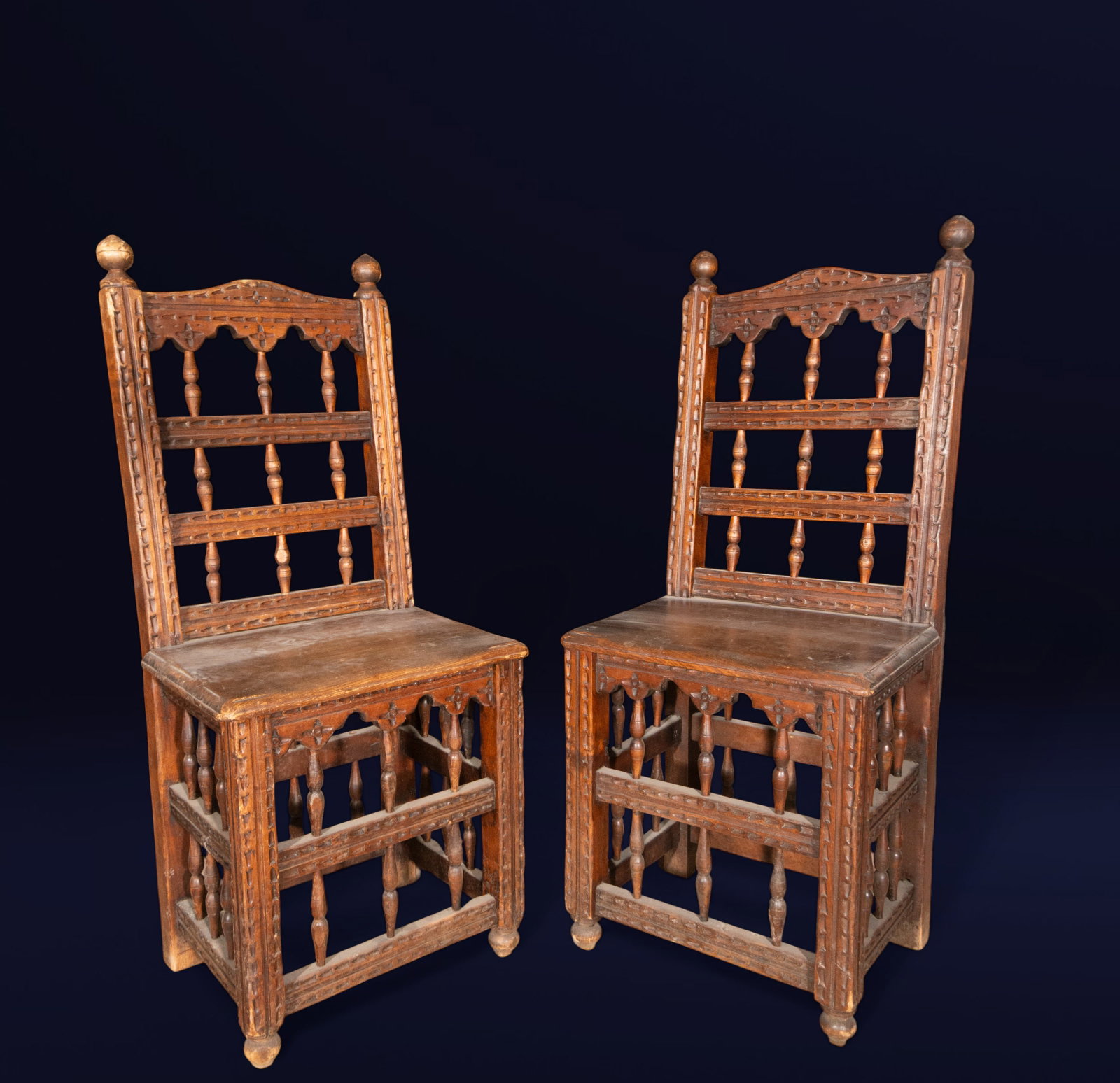 Pair of chairs from Guadalajara, Spanish school, 18th century (1 of 5)