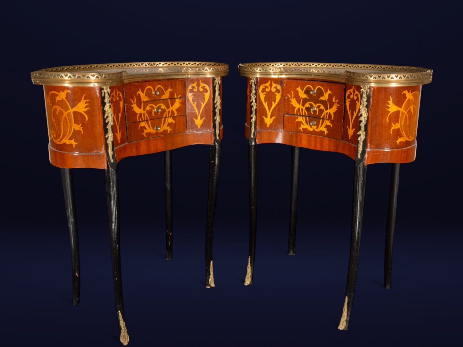 Pair of French drawers from the mid-20th century: 74 cm x 57 cm x 34 cm