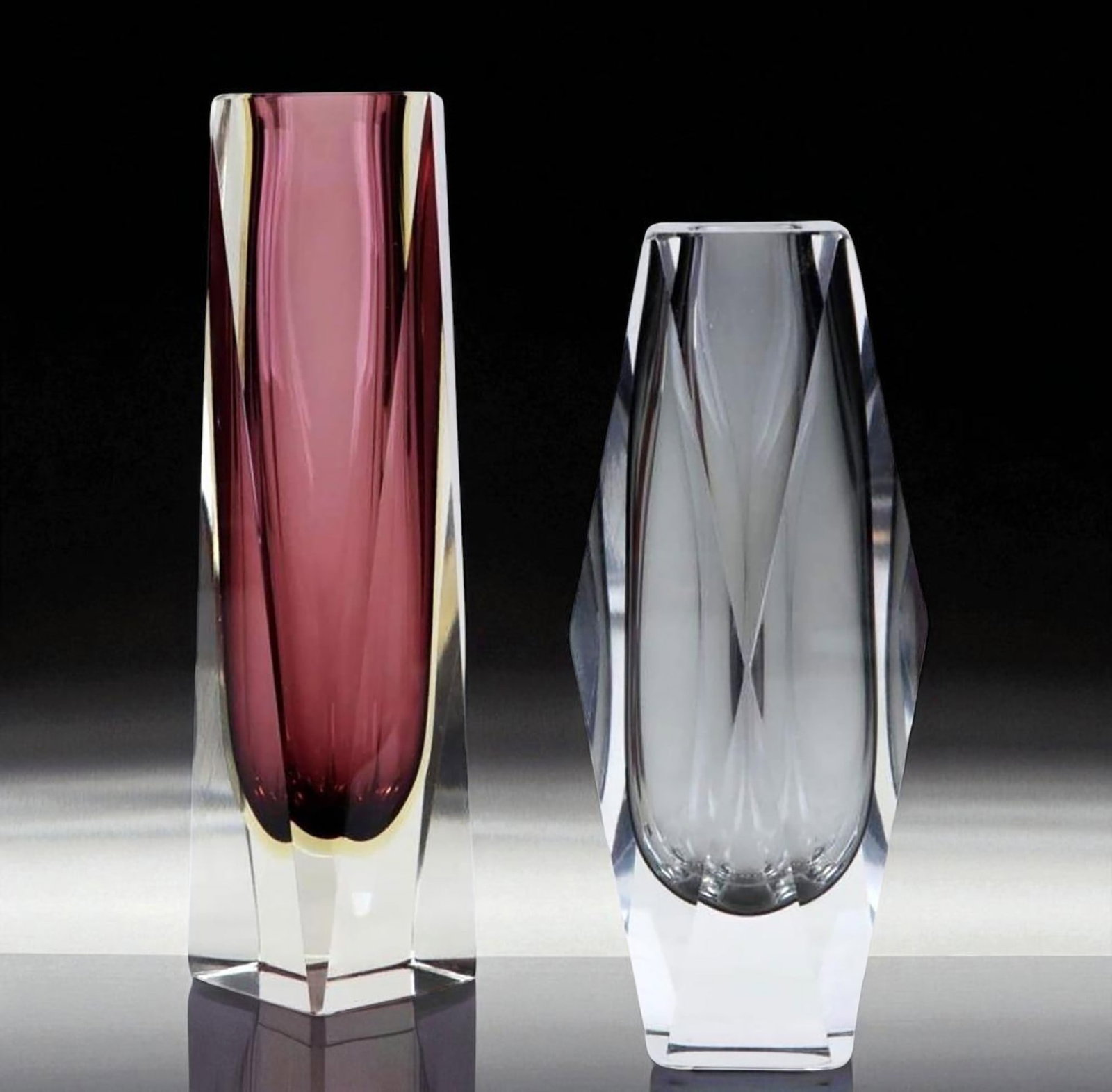 Exquisite pair of Murano Sommerso 'Gotham' Vases for Mandruzzato circa 1970's: Measurements: 25 and 20 cm high approx each. Perfect condition