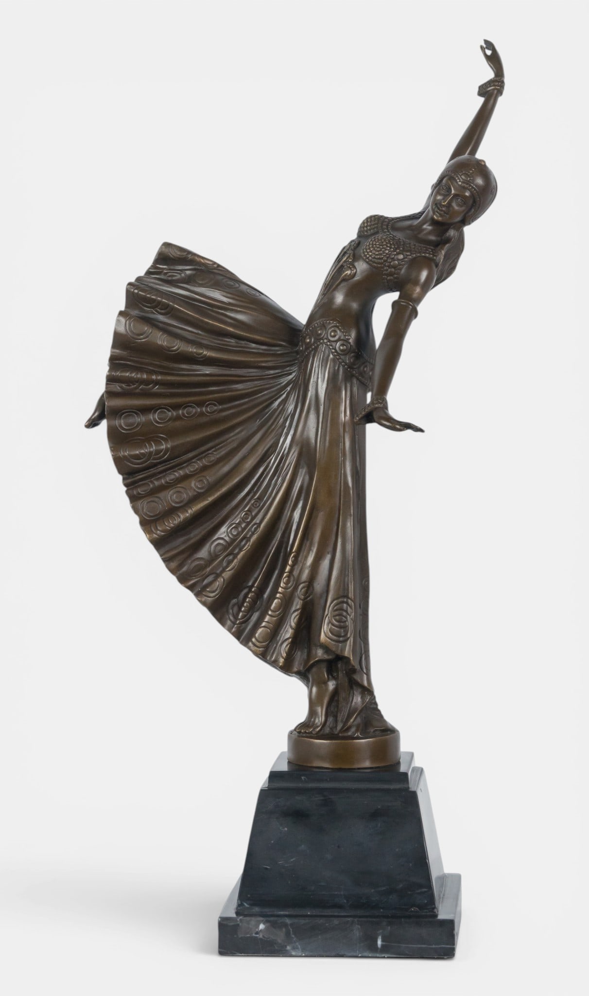 Following the models of DIMITRI CHIPARUS (Dorohoi, Romania, 1886- Paris, 1947) (1 of 8)
