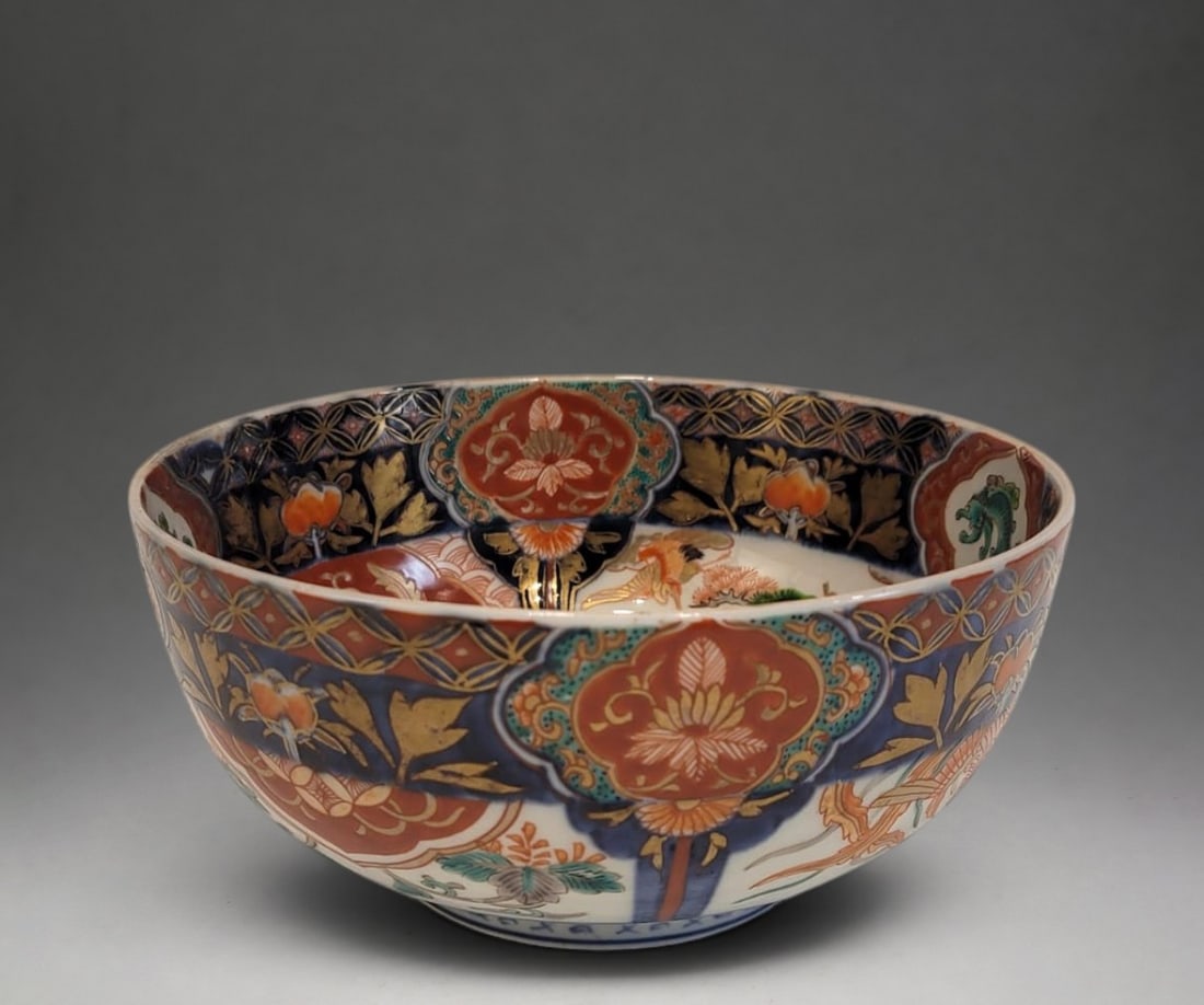 LARGE JAPANESE BOWL - IMARI PORCELAIN, PS XIX – JAPAN (1 of 2)