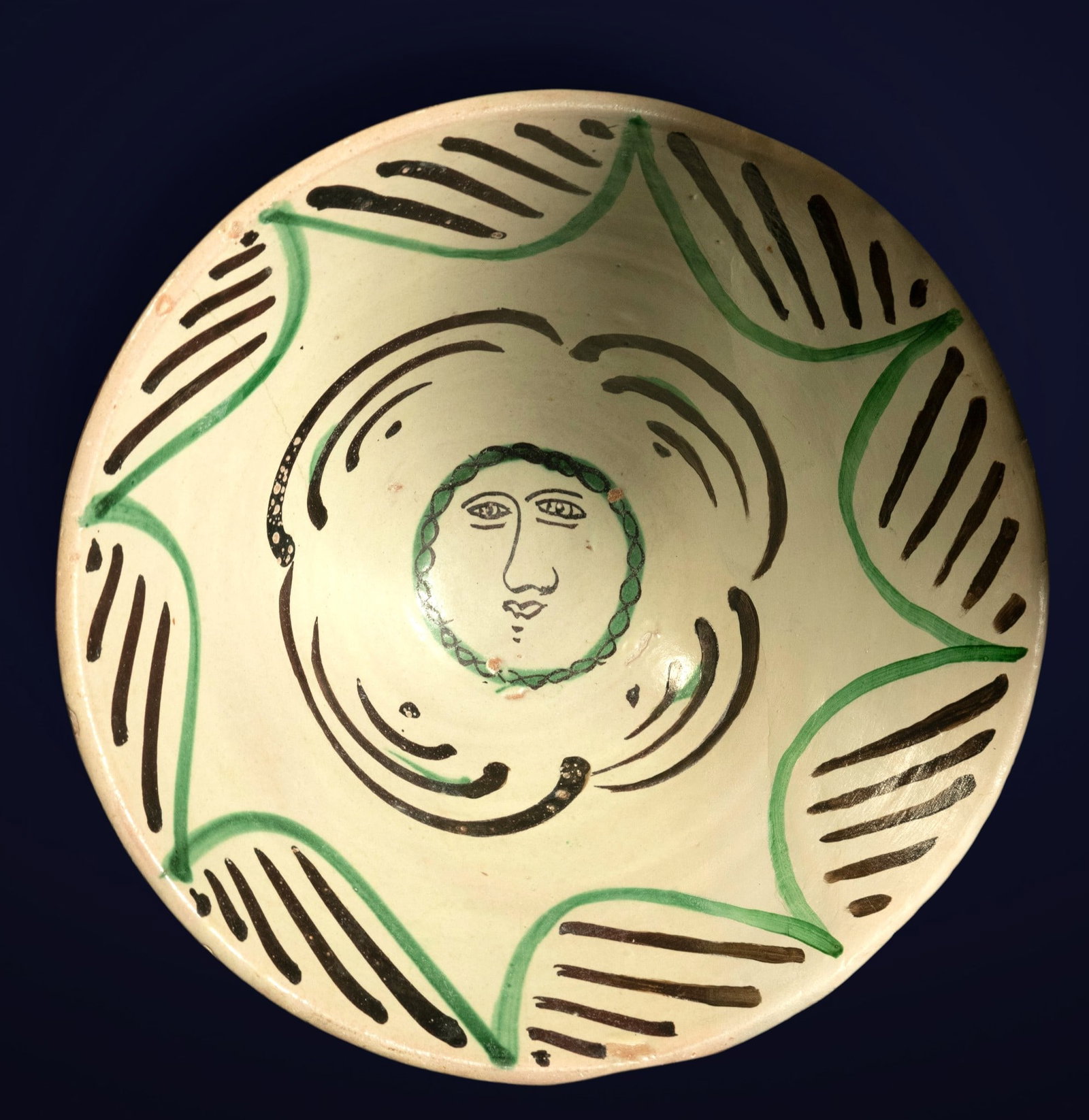 TEBRILLO TERUEL 20TH CENTURY – IN CERAMIC: 33 x 33 x 13 cm
