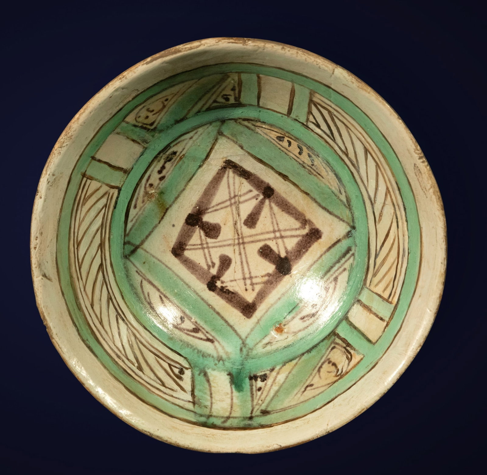 PATERNA BOWL VALENCIA 15TH CENTURY: 13 CM DIAM.