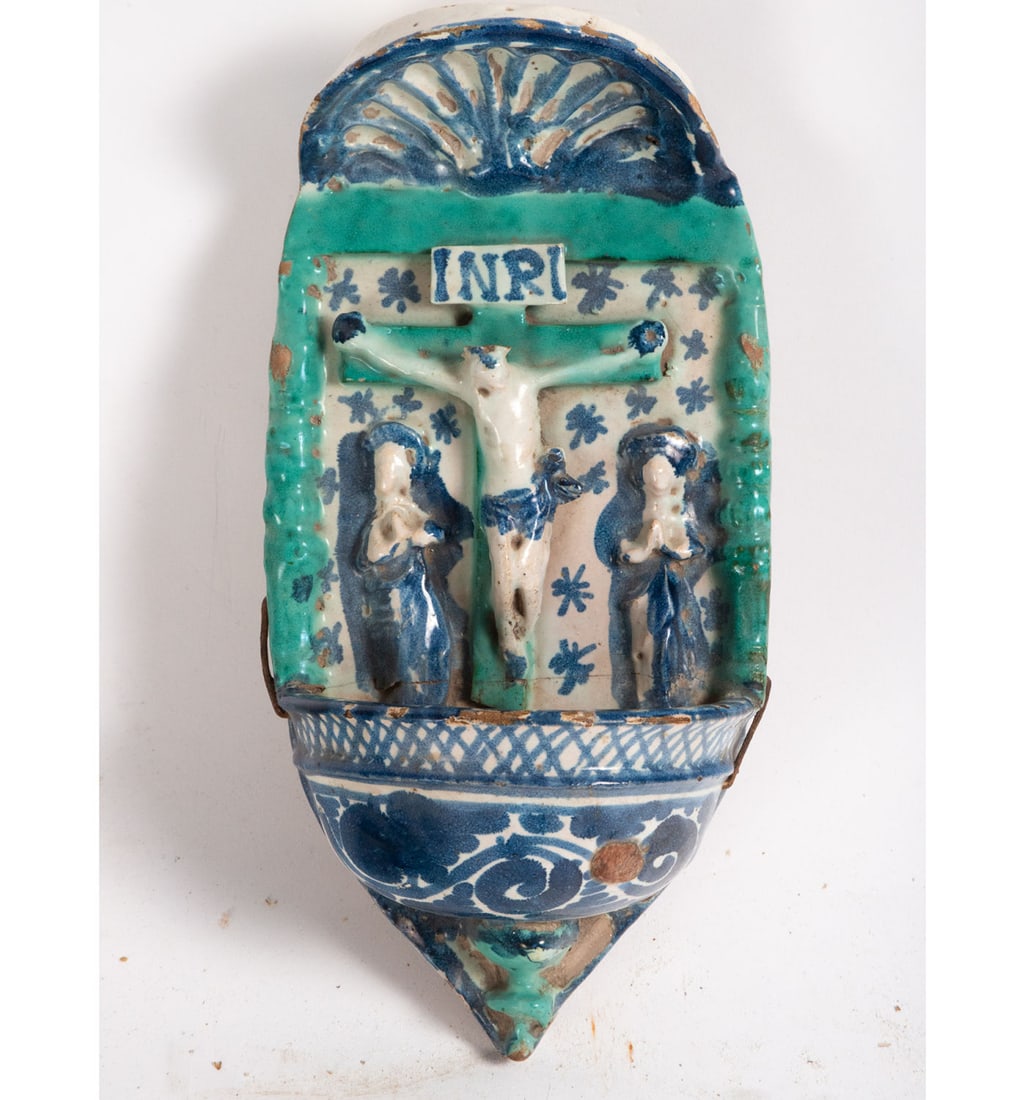Holy water font in Teruel ceramics, 18th century (1 of 3)