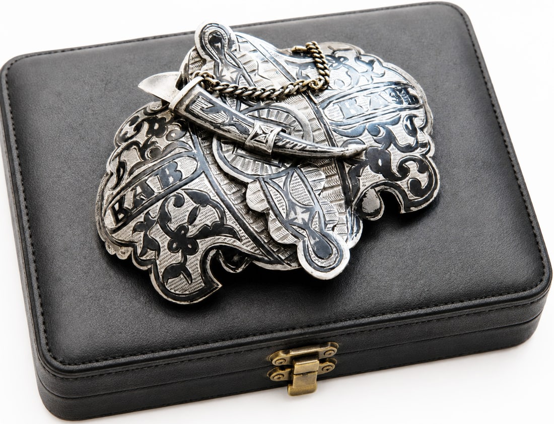 Large Russian silver buckle, handcrafted in niello silver. 84 silver Zolotnik. 33 g. (1 of 5)