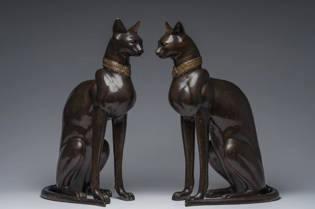 Pair of Egyptian Revival Cats. Signed A. Toit. France. Art Deco Style 20th Century (1 of 11)