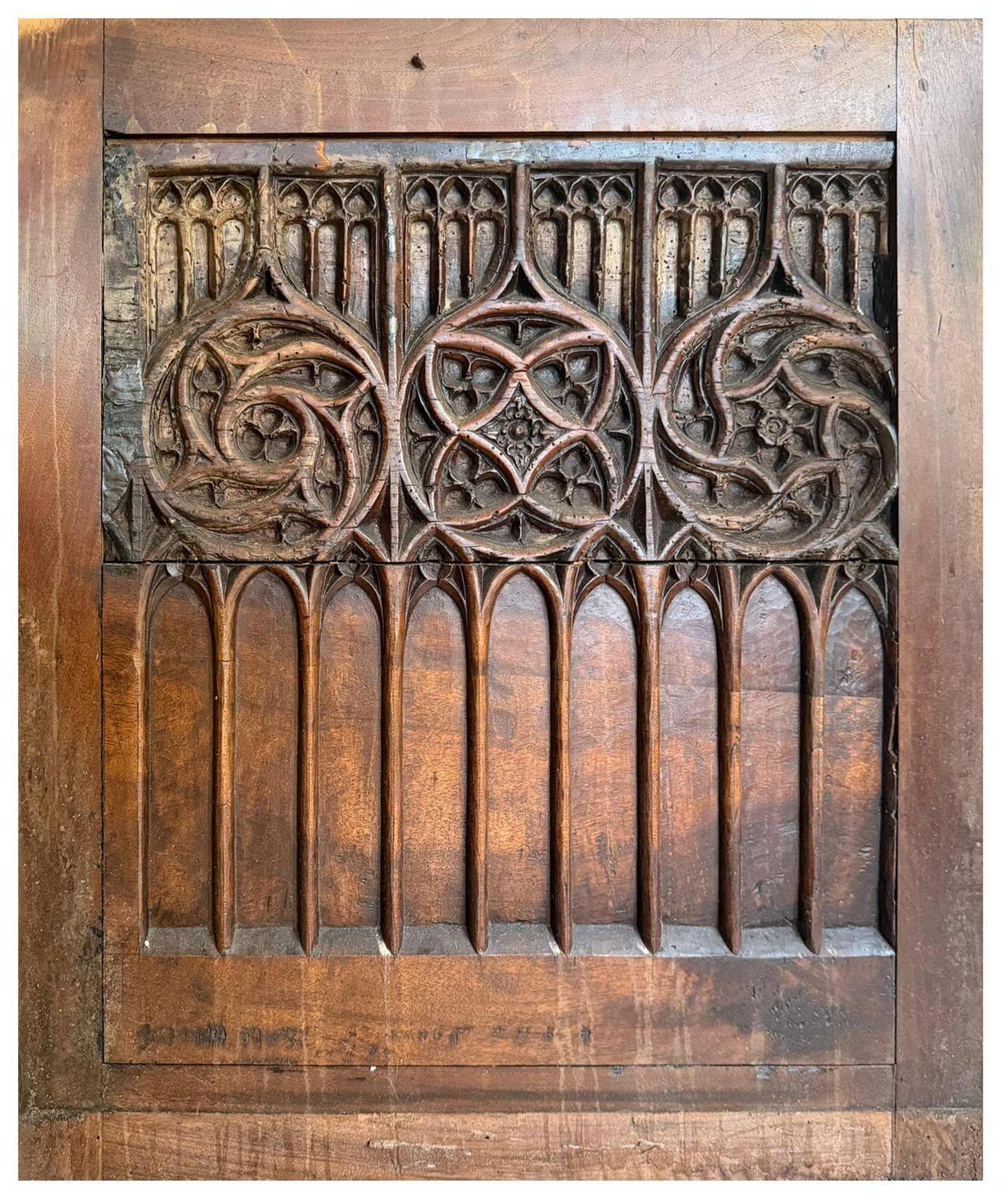 Large English Tudor Gothic Fragment in Oak, Medieval European 15th Century: In oak, a highly decorative ceiling panel, ideal for hanging as part of a group with the other pieces or individually. Dimensions: 62x70 cm. Provenance: important Spanish private collection.