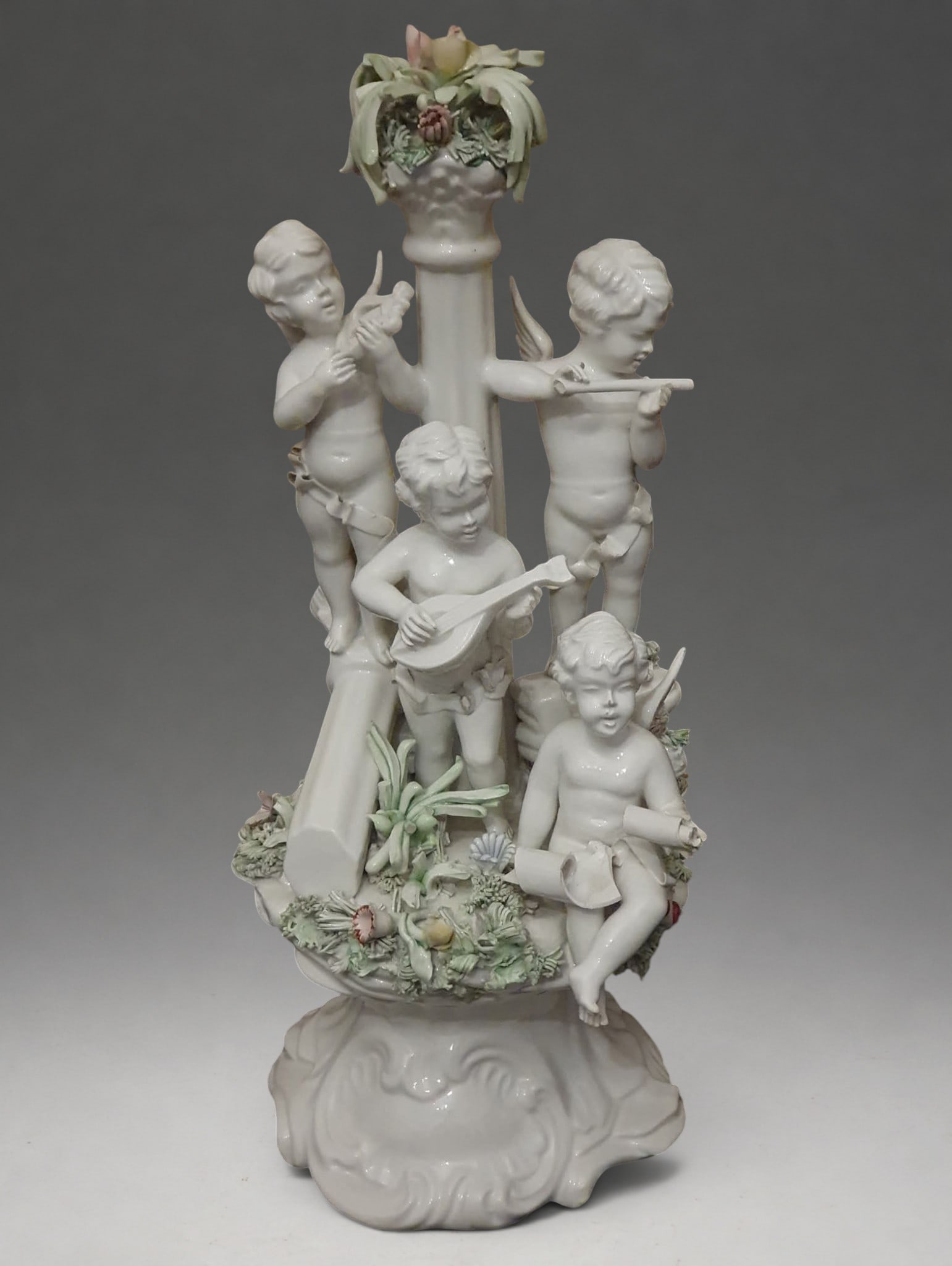 Los Angeles musicians in German porcelain, early 20th century: 26 cm high