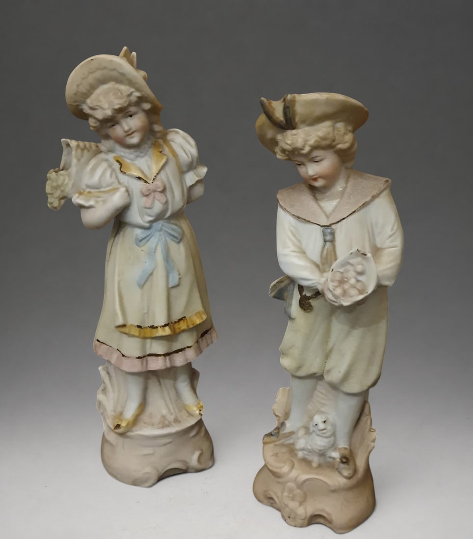 Austrian porcelain couple, 19th-20th centuries: 17 cm high
