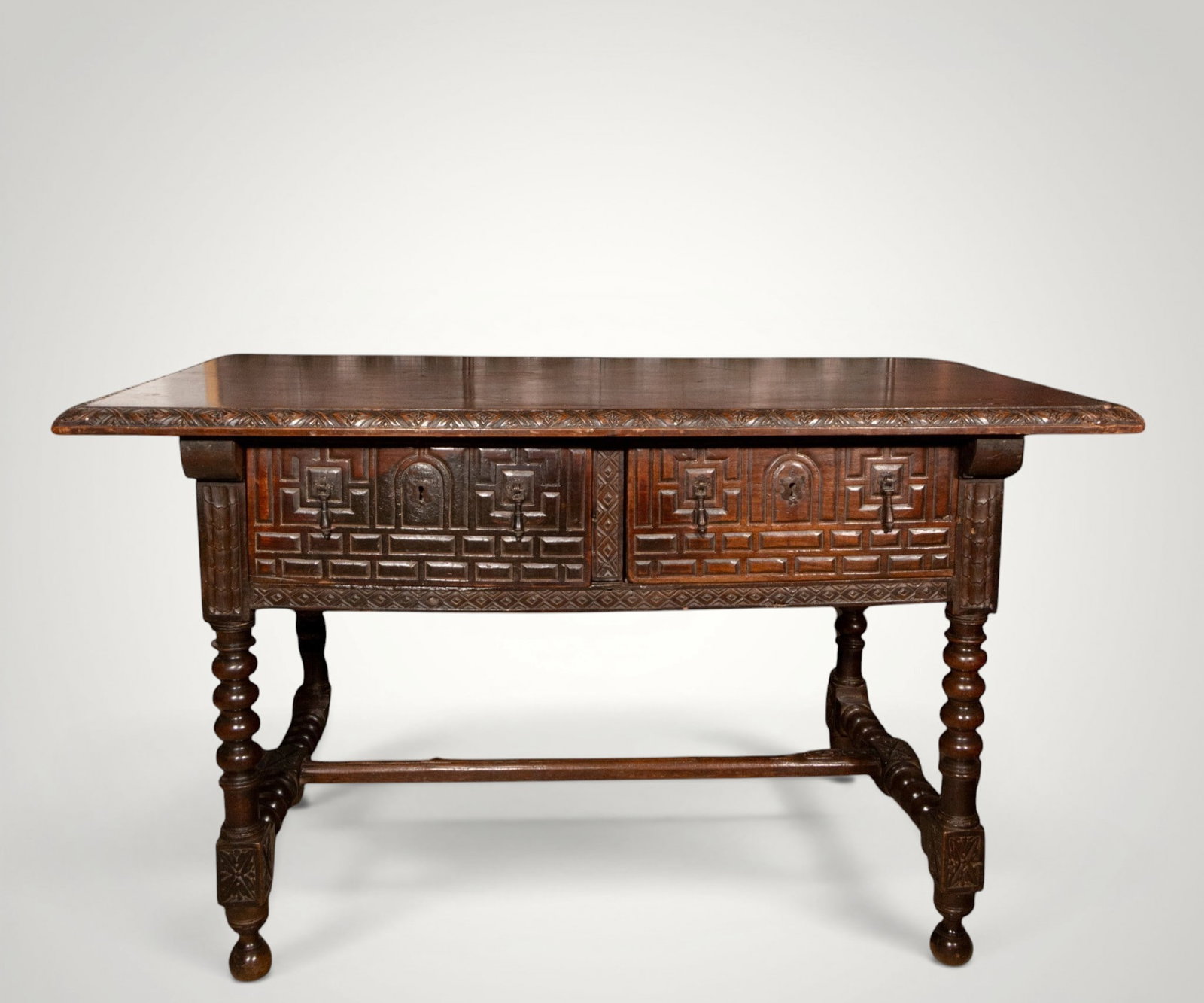 Important Spanish 17th C table (1 of 7)