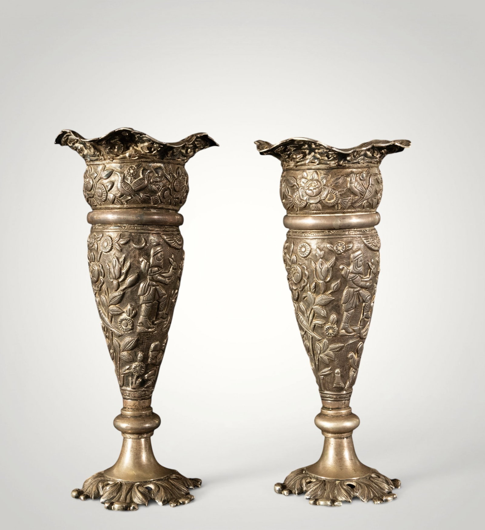 IMPORTANT 619G CHINESE SILVER CANDELABRAS FOR EXPORT TO THE ISLAMIC MARKET OF IRAN: BOTH NET WEIGHT OF SILVER: 619G, HEIGHT 19 CM. EACH. 18TH-EARLY 19TH CENTURY. Provenance: Catalan private collection.