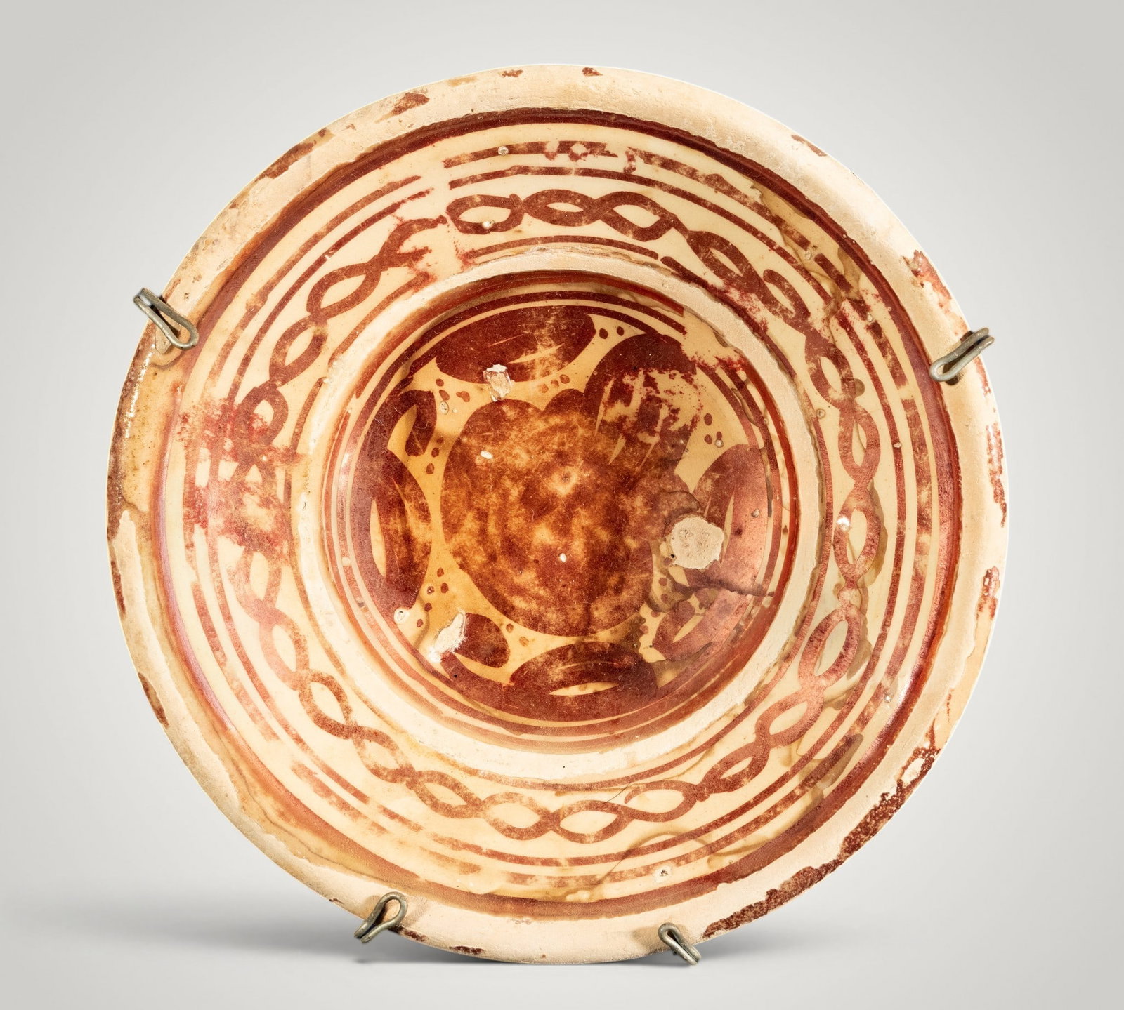 Hispano-Moorish Reflecting Bowl, Manises, 17th century: 19 x 5 cm