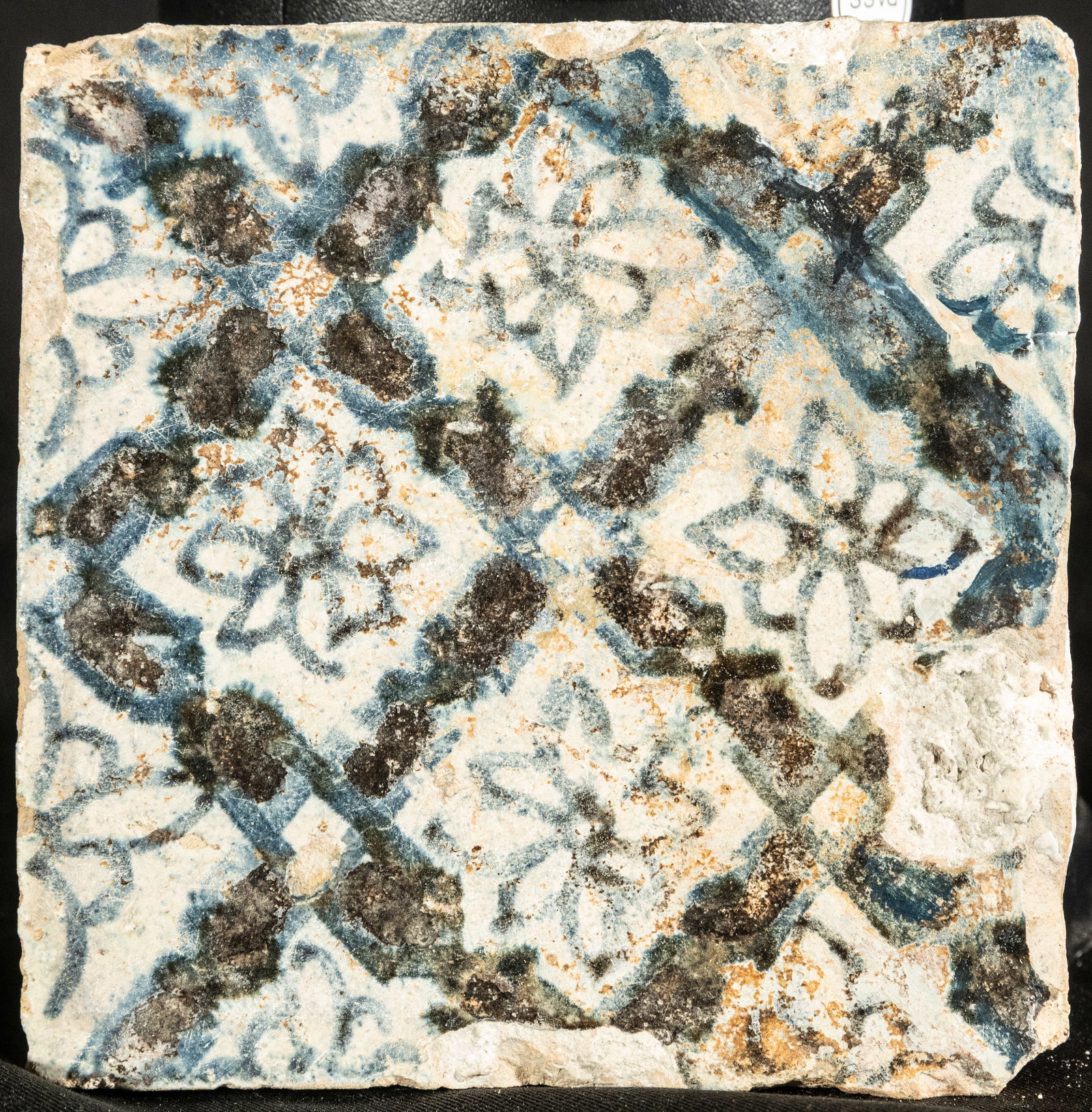 Medieval tile Manises 15th century: 10.5 x 10.5 cm