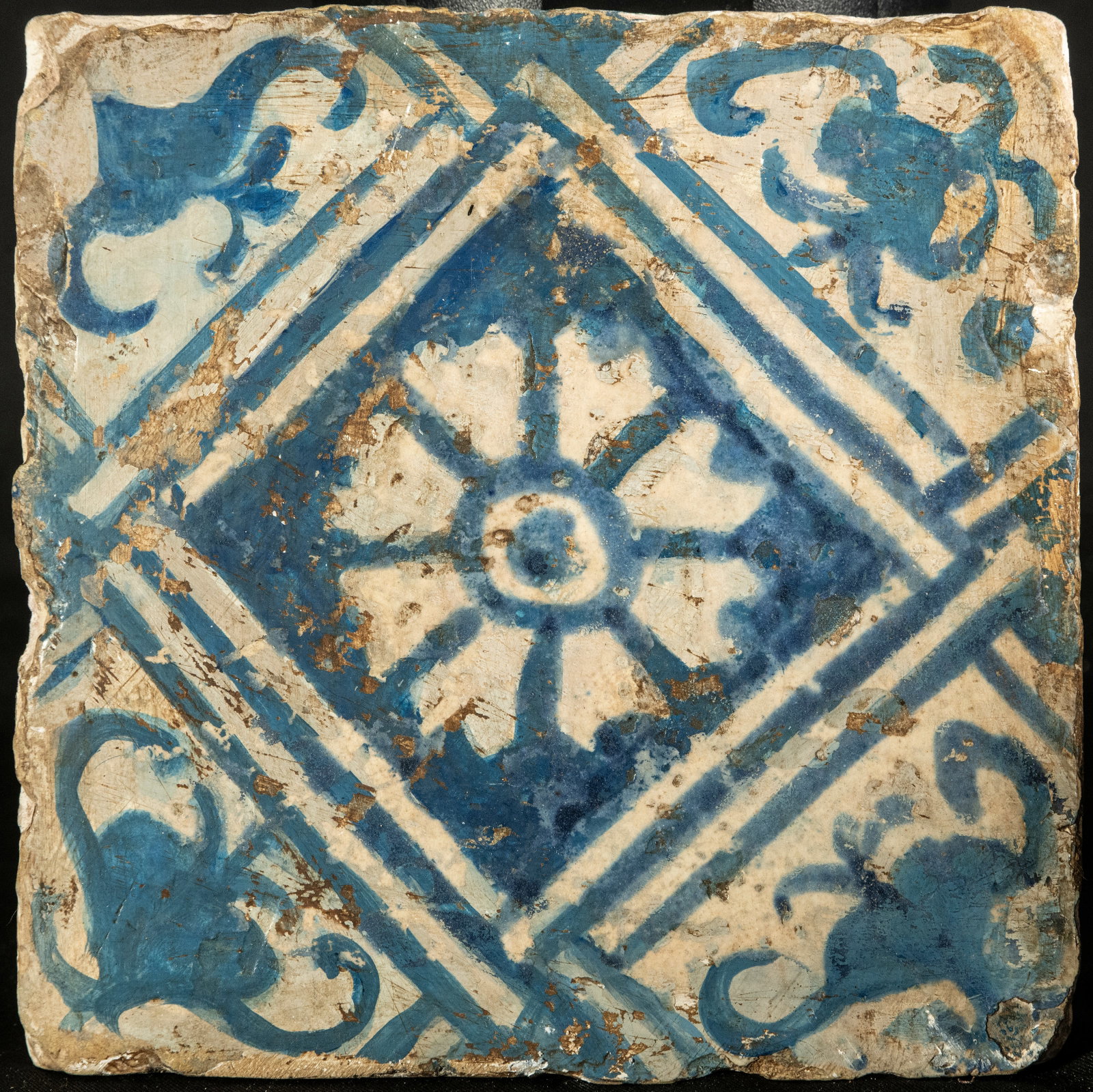 Medieval tile Manises 15th century (1 of 2)