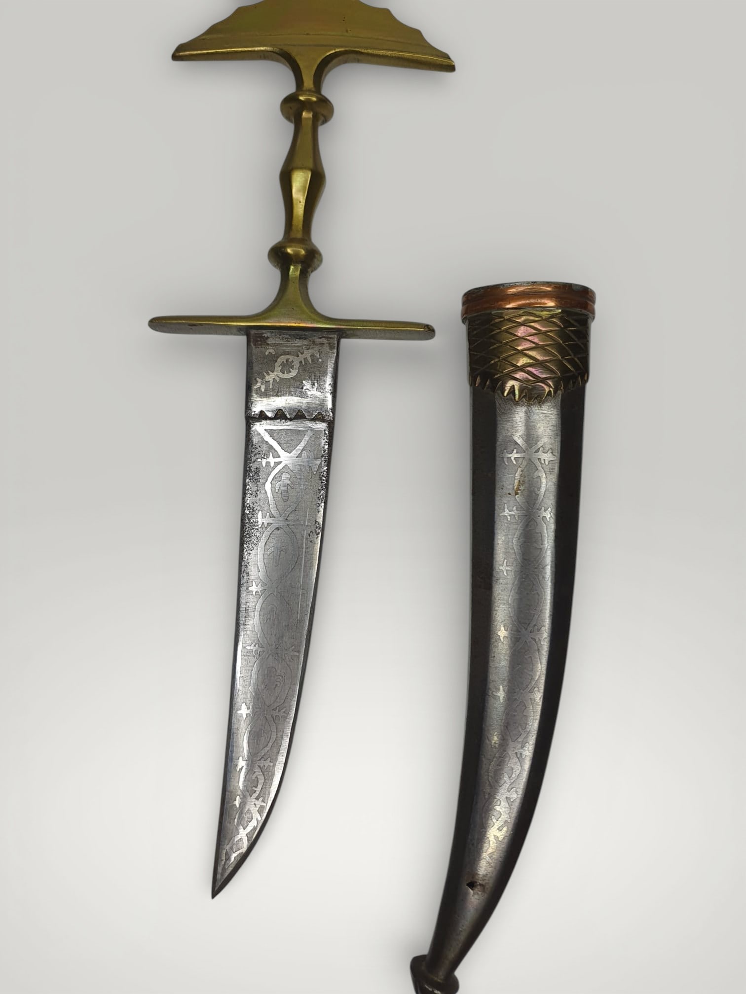 Rare Nuristan Afghanistan Dagger, 19th-20th century: 31 cm total length