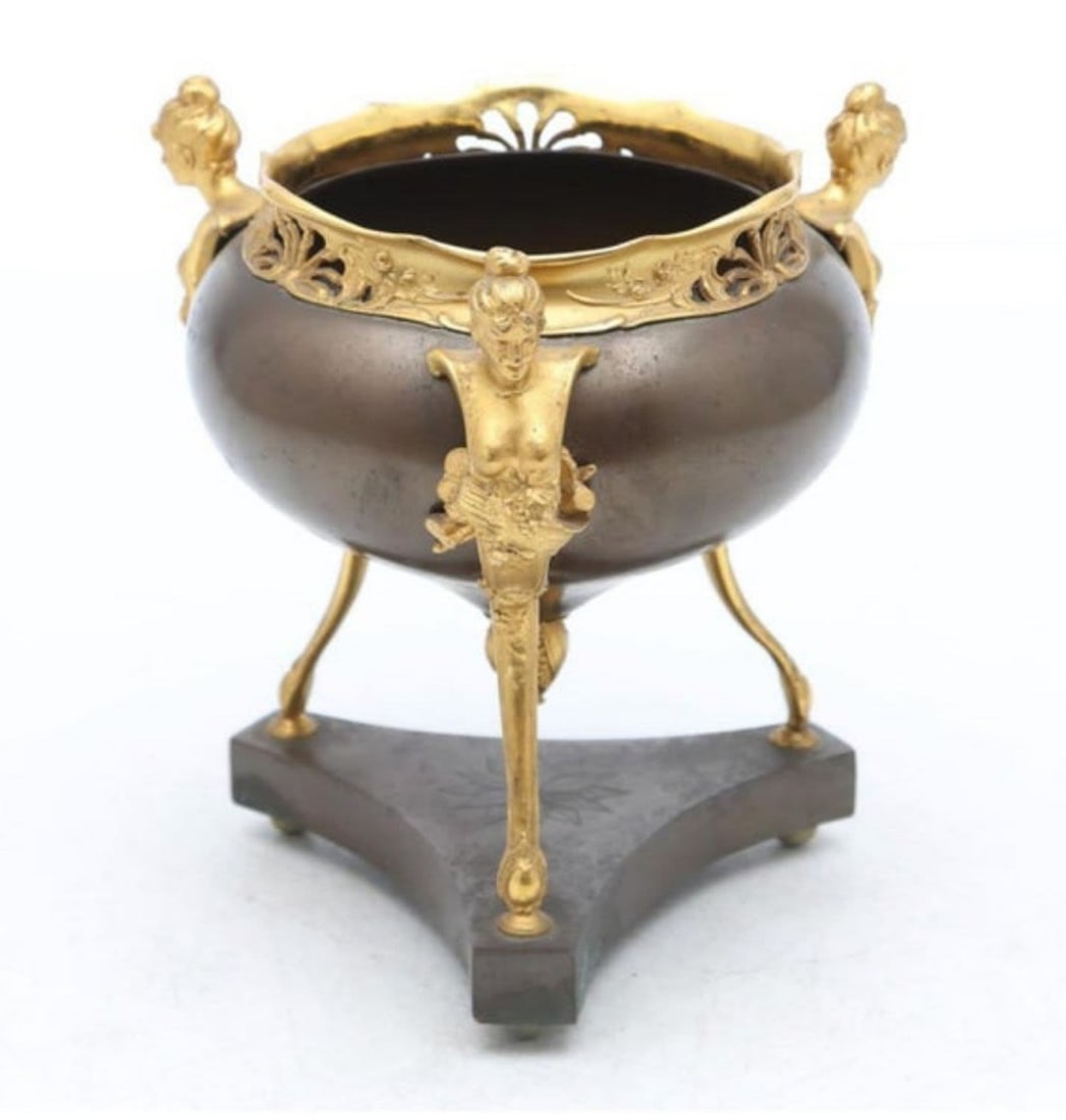 French censer, early Art Nouveau, in patinated and gilt bronze, late 19th century: Measurements: 23 x 17 cm