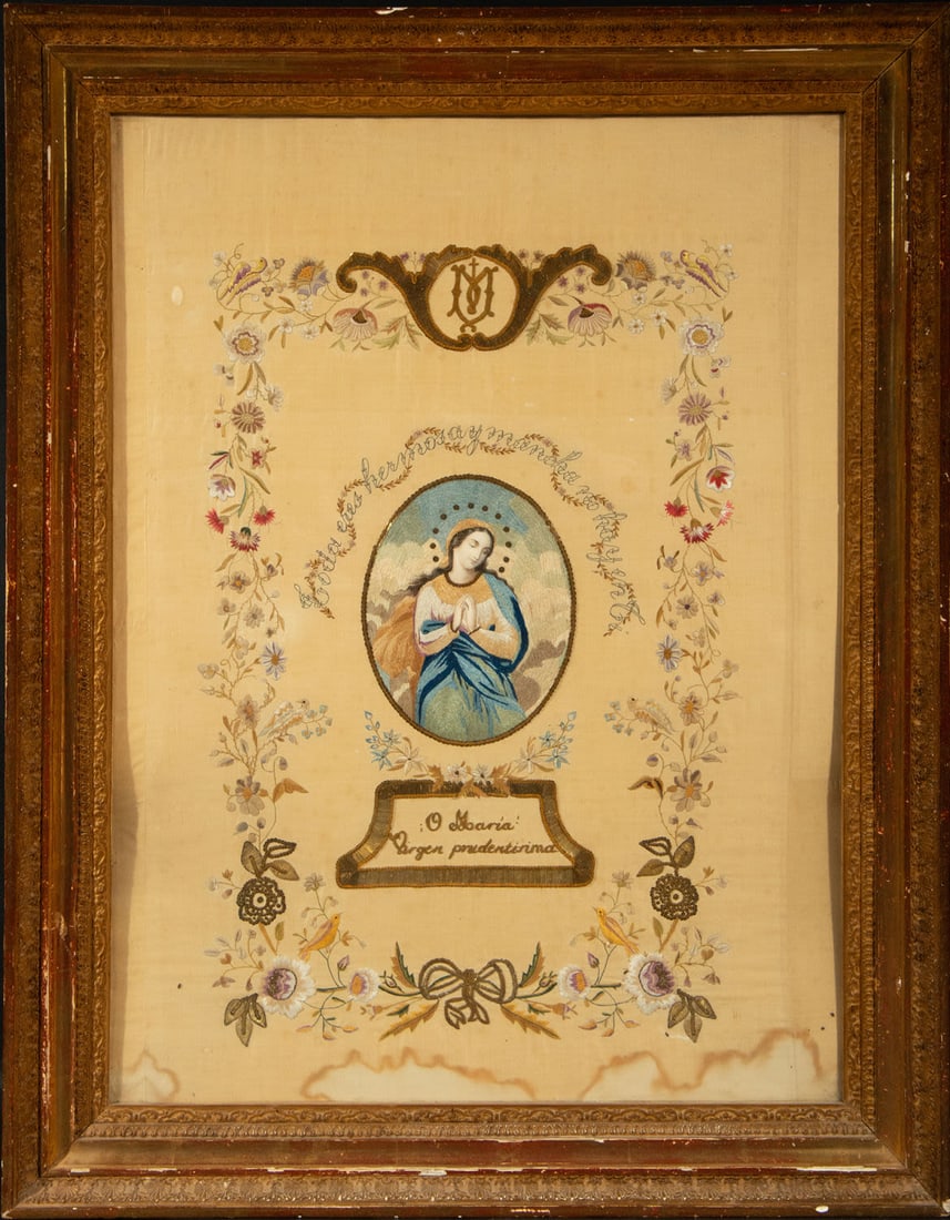 Silk embroidery of the Immaculate Virgin, 19th century Mexican school: Measurements: 85 x 66 cm, silk measurements: 74.5 x 55.5 cm