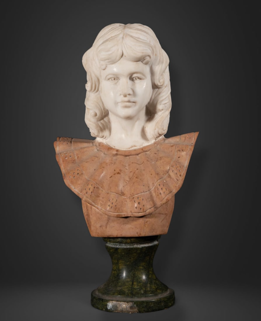 Bust of a young Italian modernist lady, 19th - 20th centuries (1 of 5)