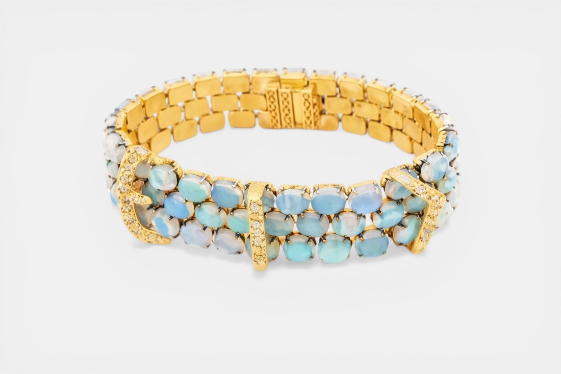 Bracelet with rose cut diamonds of approx. 0.37 ct and opals of approx. 40 ct. (1 of 1)