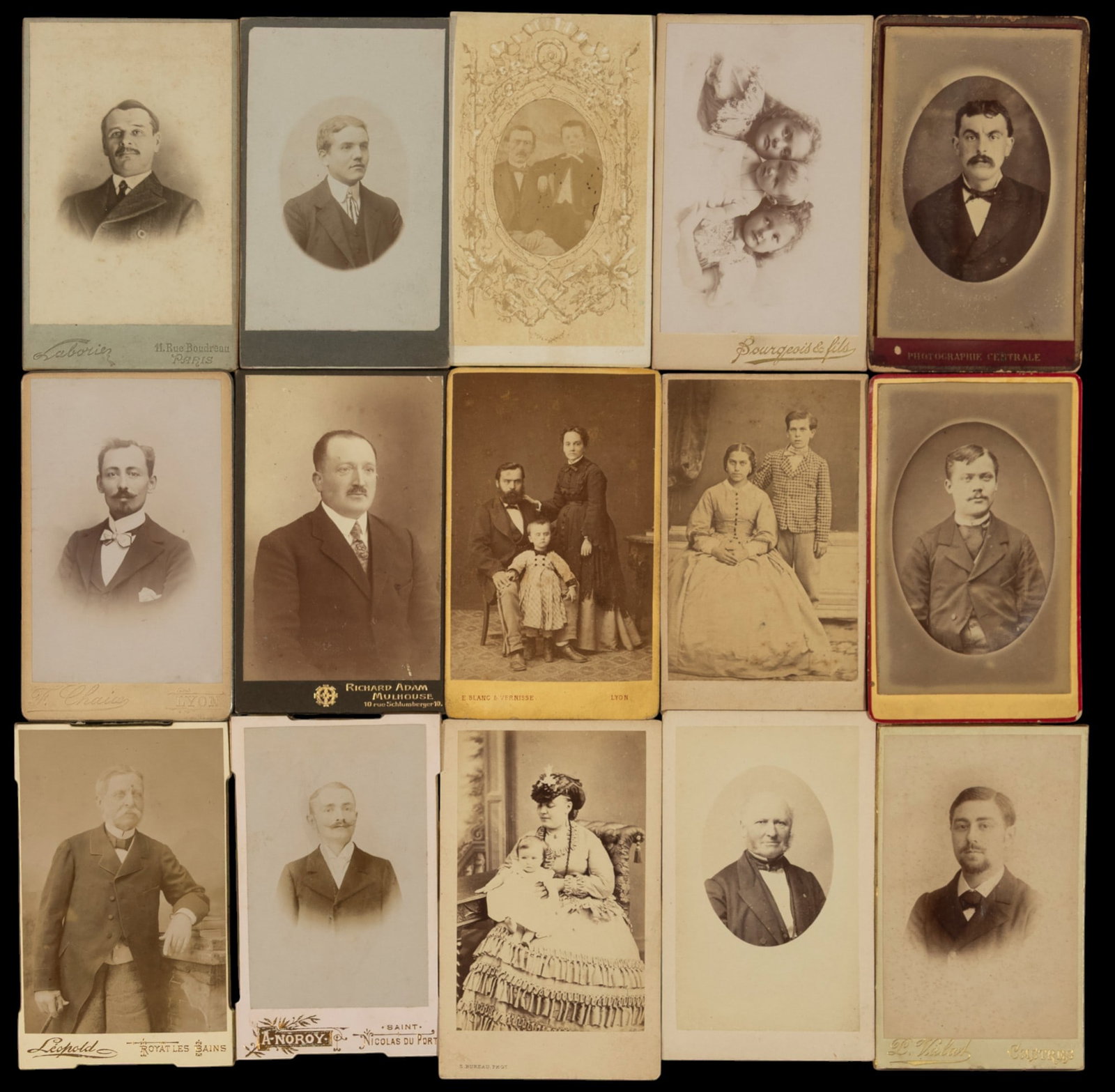 Lot of 15 old photos from the 19th and 20th centuries: Each measures 9x5cm approx.