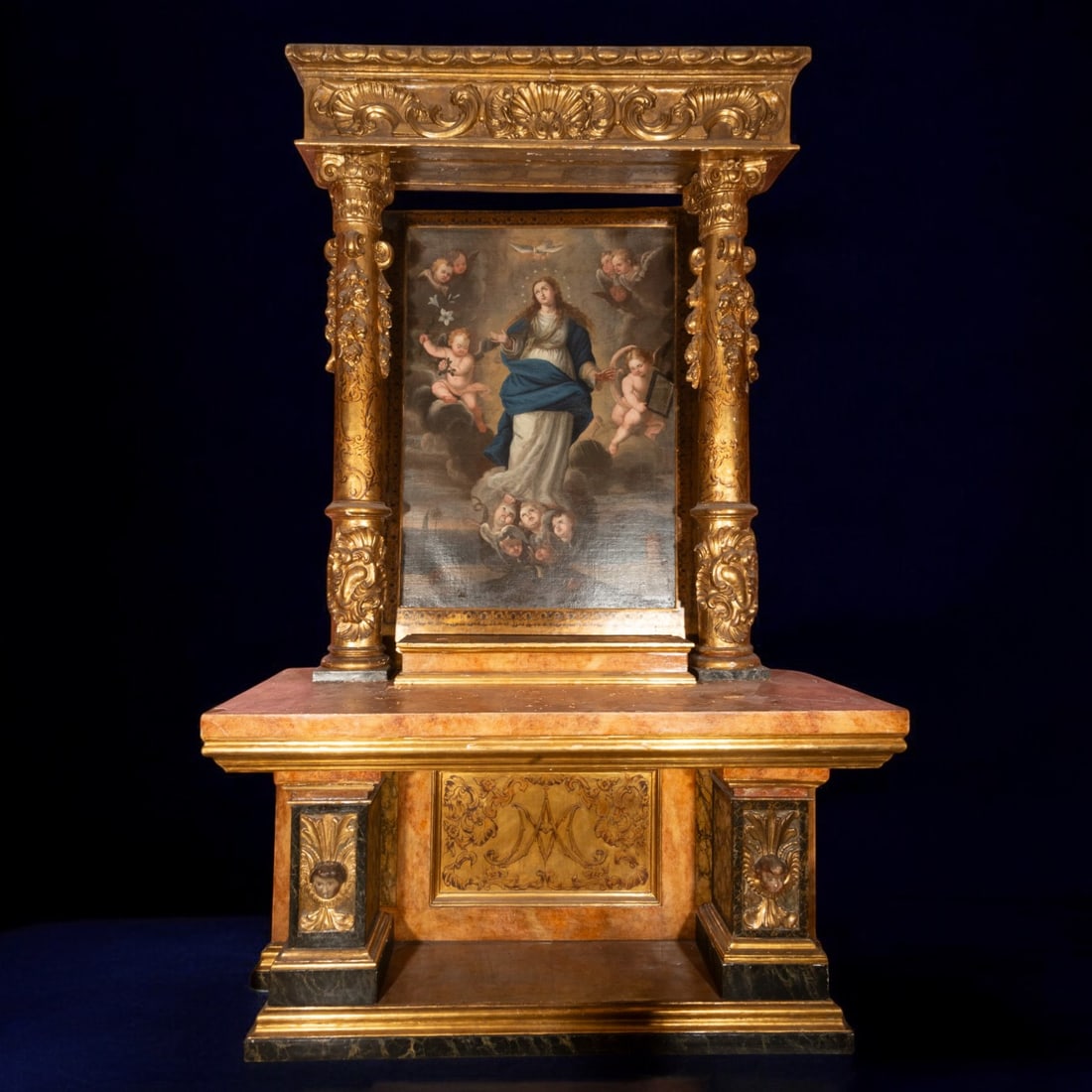 Complete altarpiece with a central painting of the Immaculate Virgin and little angels from the 18th: Mixed. Measurements: 320 cm x 190 cm x 85 cm