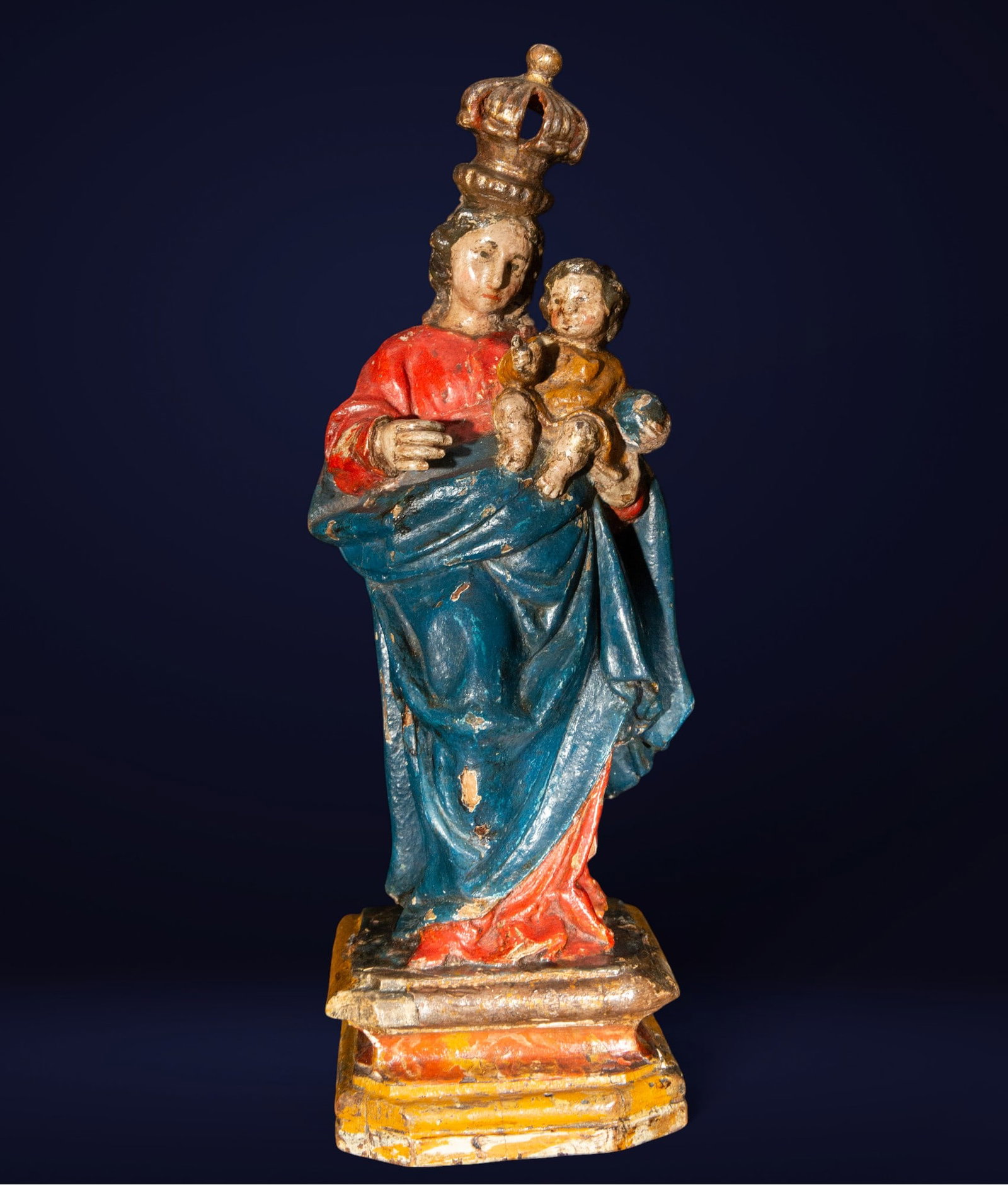 17th century colonial Virgin and Child: Polychrome carving. Measurements: 30 cm x 11 cm x 9 cm